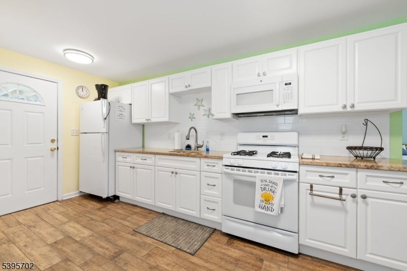 Toms River Township, New Jersey, 08751, United States, 3 Bedrooms Bedrooms, ,2 BathroomsBathrooms,Residential,For Sale,1988646