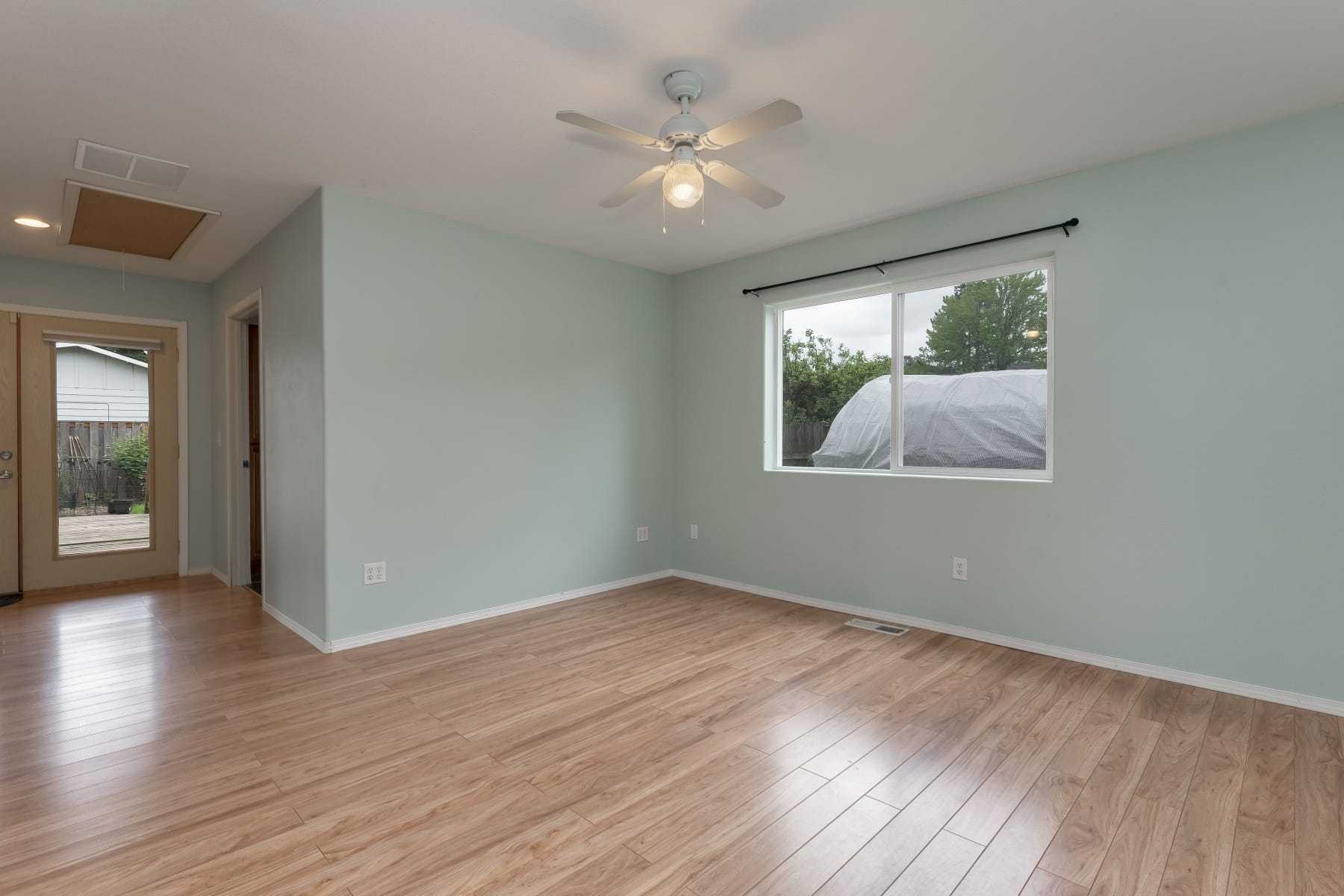  2024 NE POYNTER ST Hillsboro, OR 97124 - 物件實景