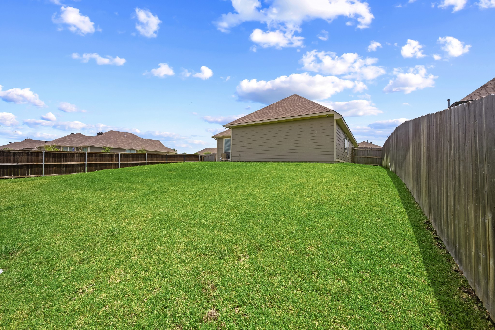  2040 Muscadine Trail, Brenham, TX, 77833 - 物件實景