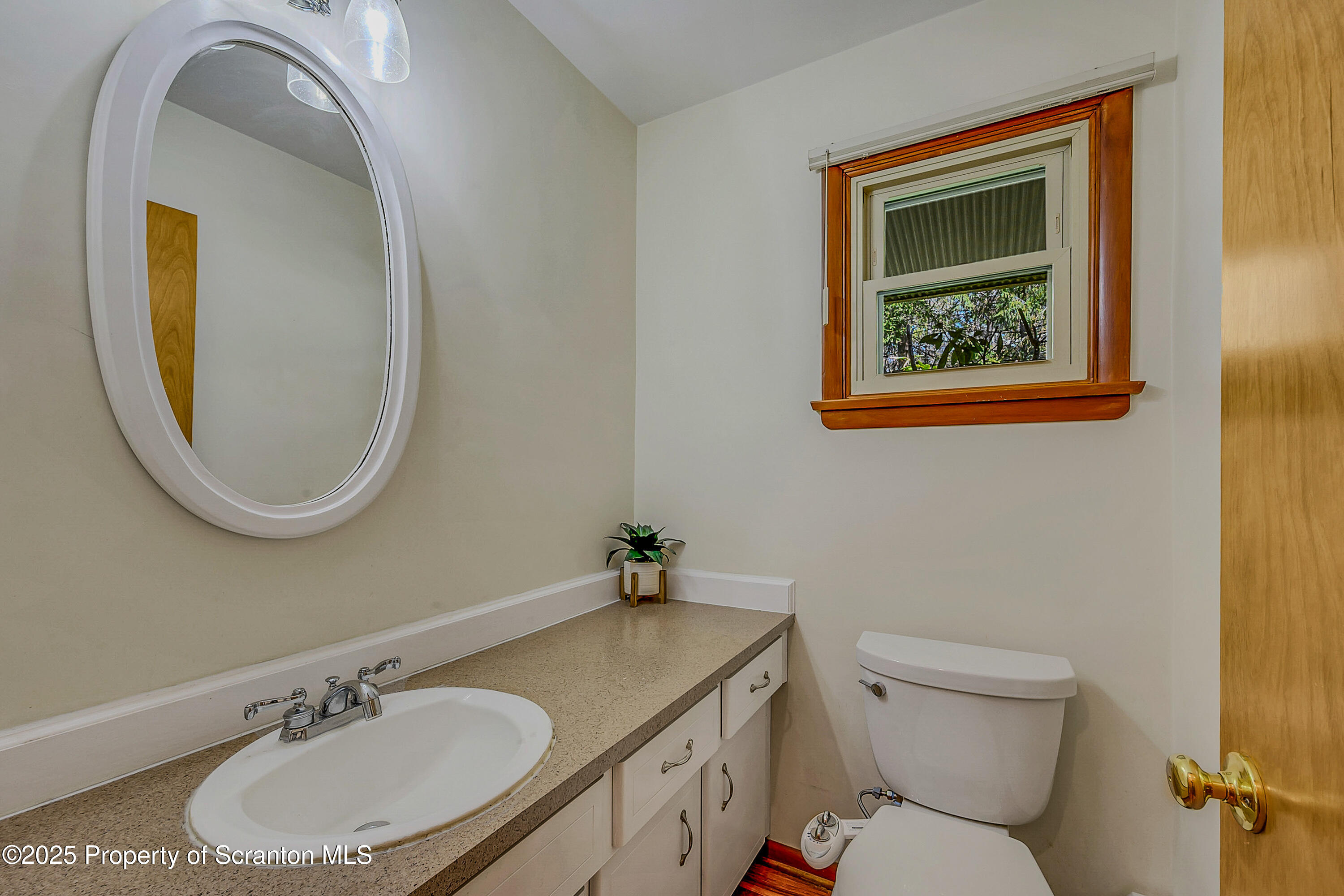 Clarks Summit, Pennsylvania, 18411, United States, 5 Bedrooms Bedrooms, ,4 BathroomsBathrooms,Residential,For Sale,1971485