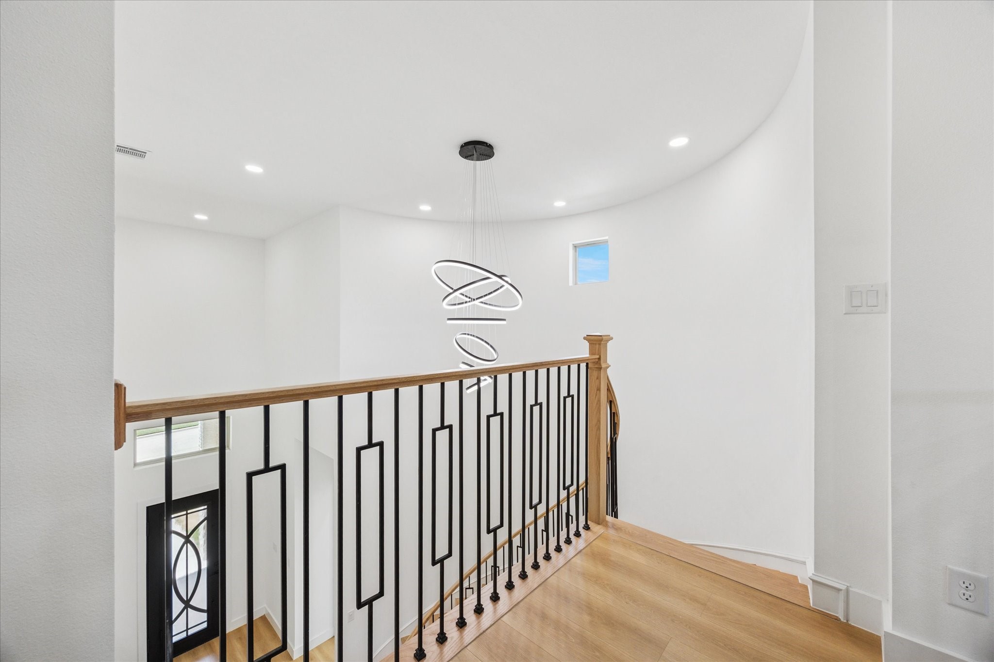 North Richland Hills, Texas, 76182, United States, 5 Bedrooms Bedrooms, ,5 BathroomsBathrooms,Residential,For Sale,1896745