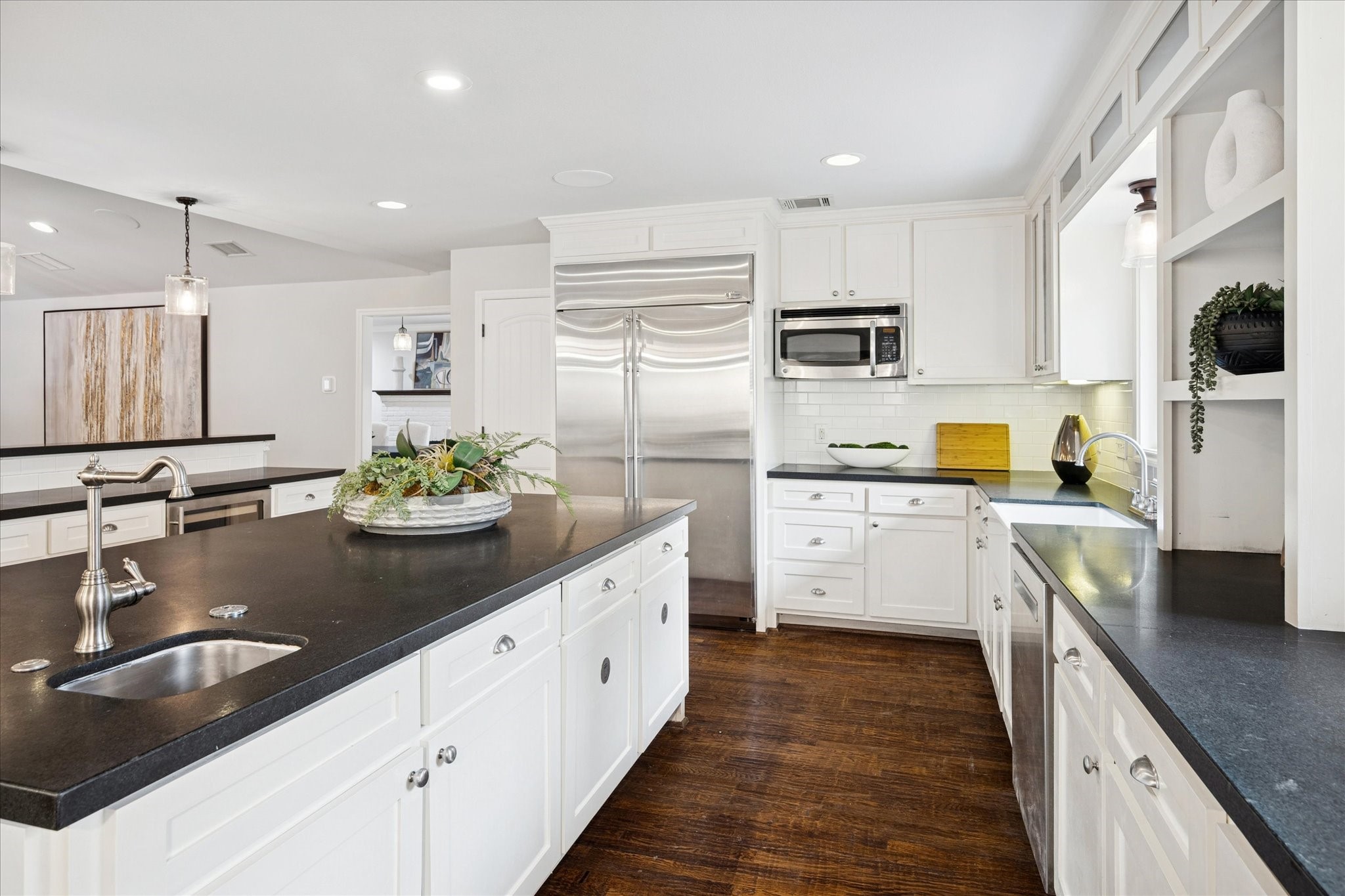 Dallas, Texas, 75230, United States, 4 Bedrooms Bedrooms, ,5 BathroomsBathrooms,Residential,For Sale,2003211