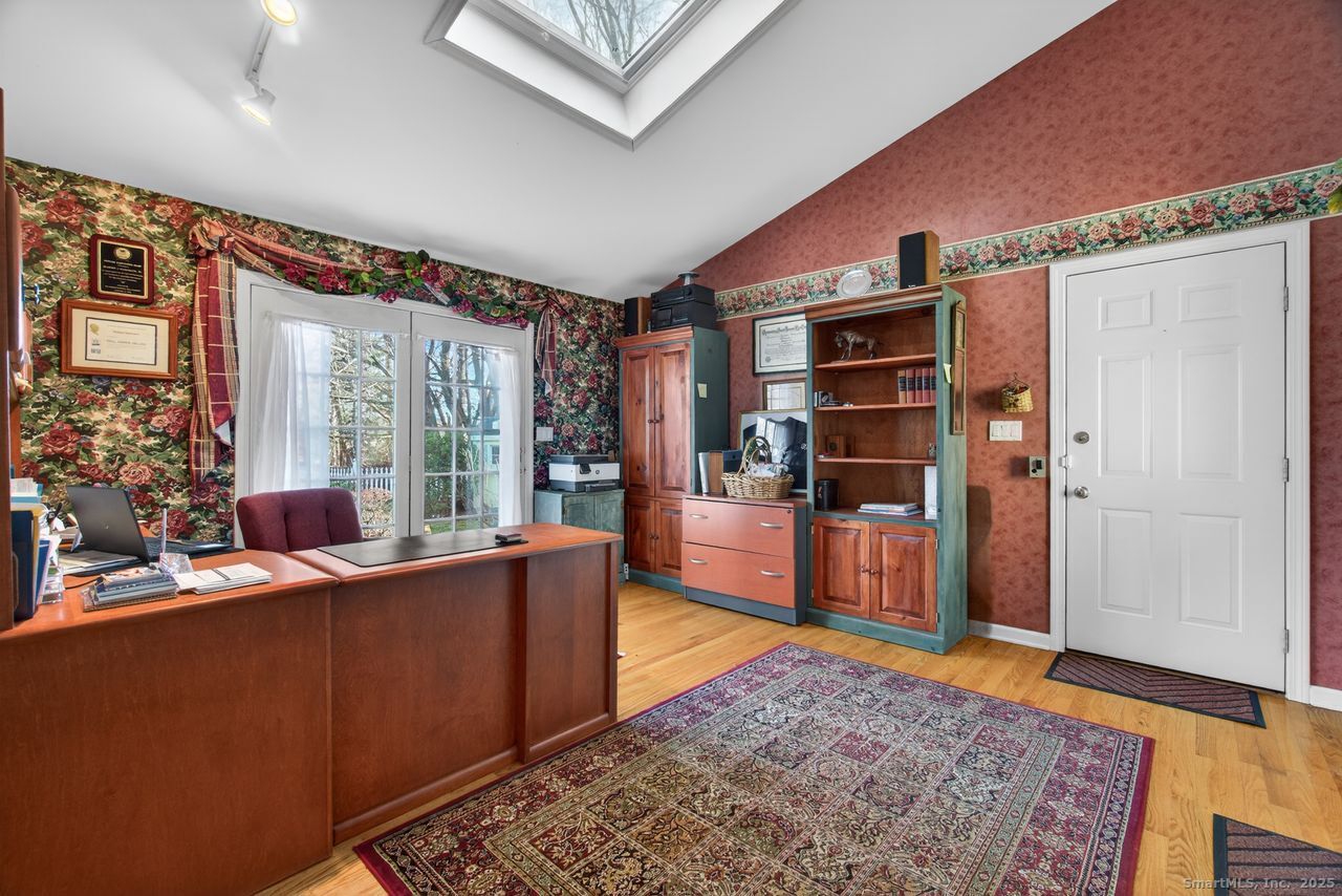 Guilford, Connecticut, 06437, United States, 3 Bedrooms Bedrooms, ,3 BathroomsBathrooms,Residential,For Sale,2003237