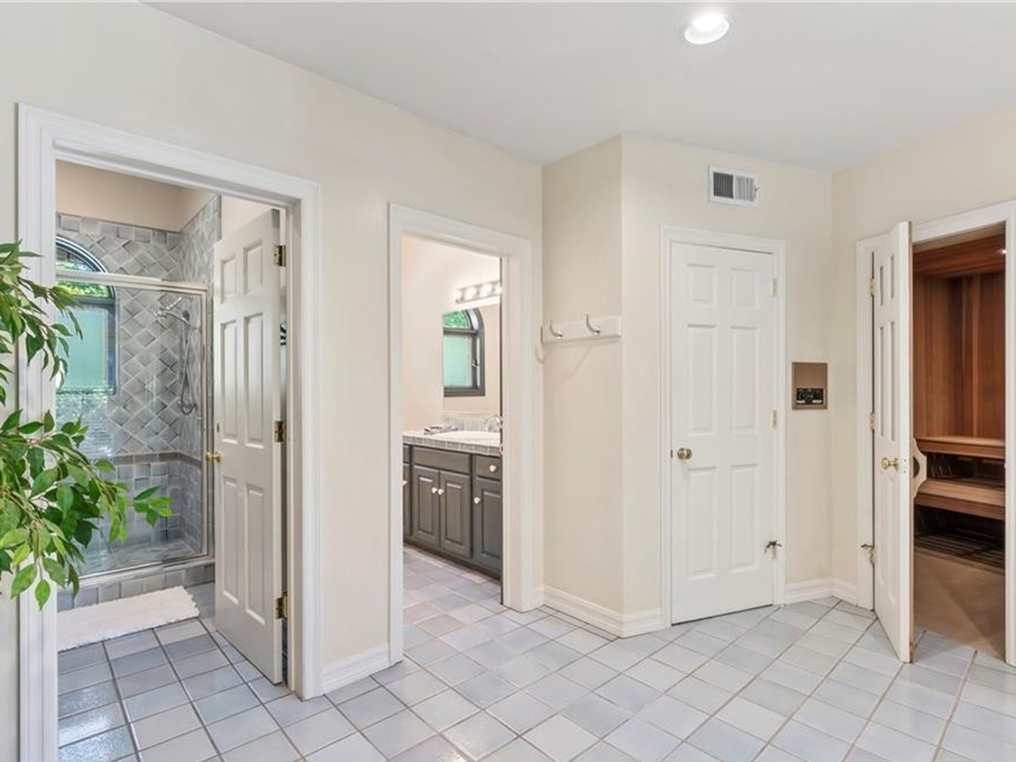  177 Shorewood Drive, Lake Arrowhead, CA 92352 - 物件實景