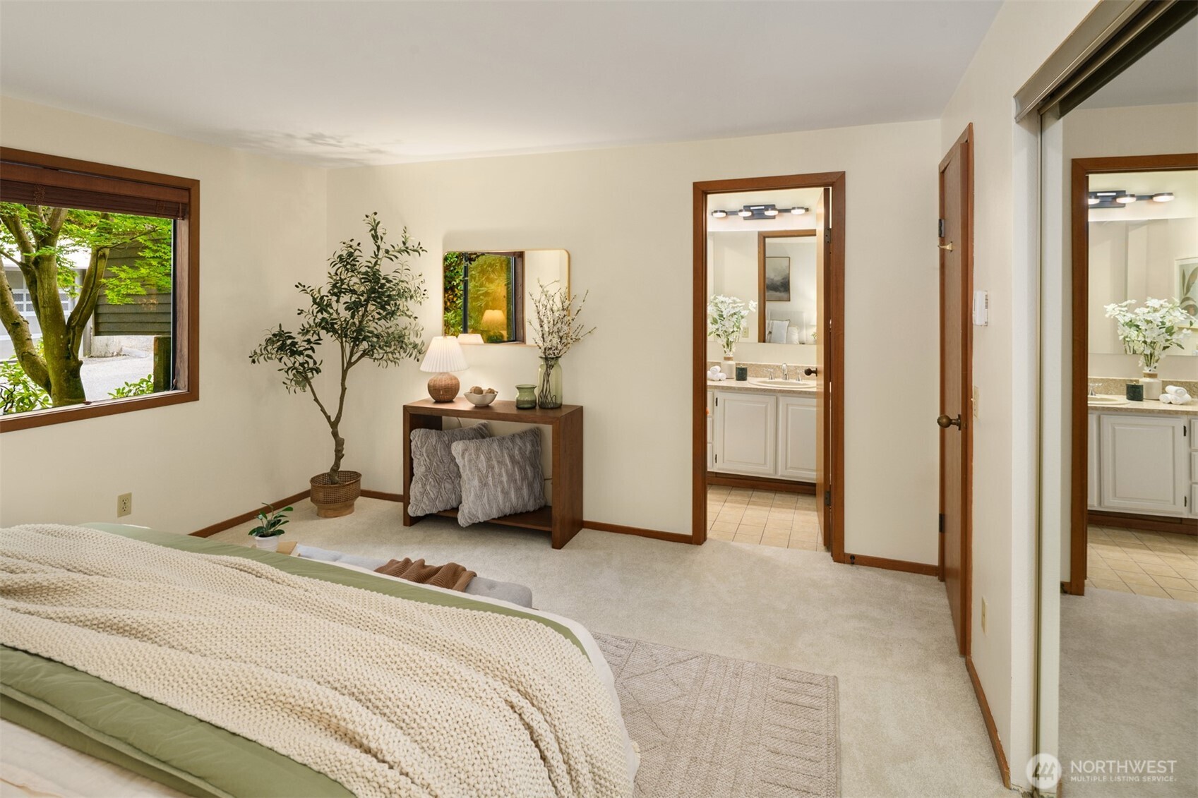Seattle, Washington, 98109, United States, 2 Bedrooms Bedrooms, ,1 BathroomBathrooms,Residential,For Sale,1903752