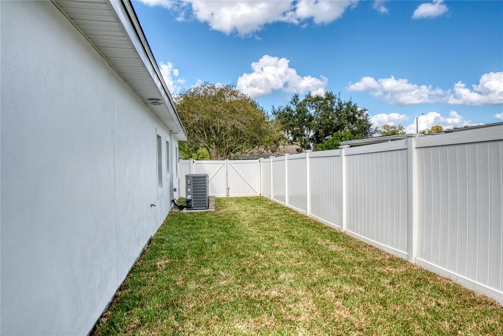 ORLANDO, Florida, 32806, United States, 4 Bedrooms Bedrooms, ,3 BathroomsBathrooms,Residential,For Sale,1879831