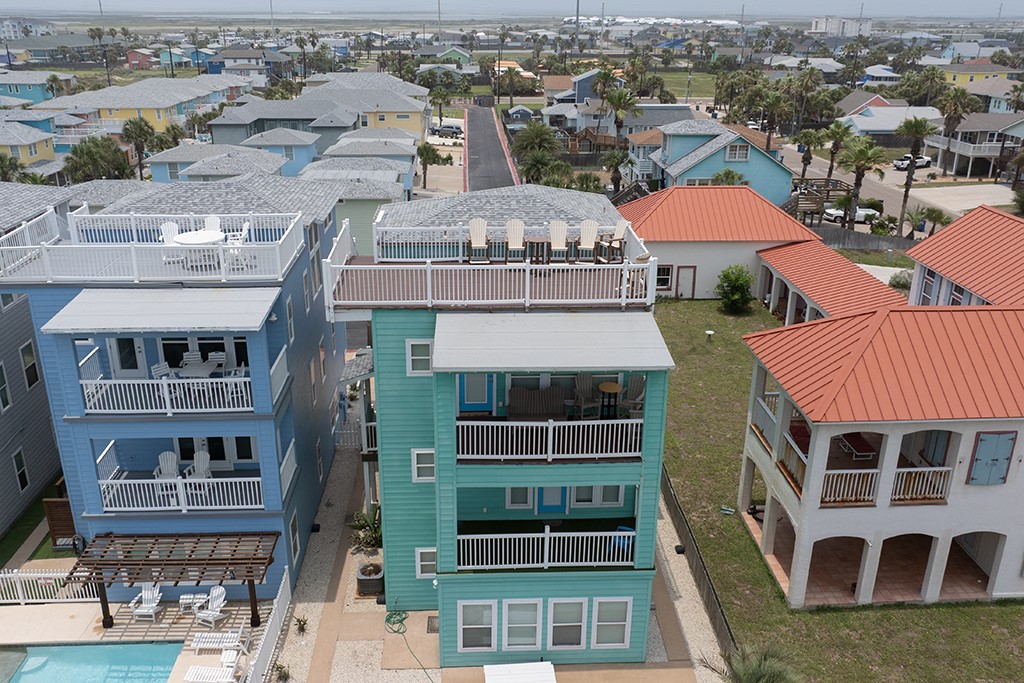 Port Aransas, Texas, 78373, United States, 4 Bedrooms Bedrooms, ,4 BathroomsBathrooms,Residential,For Sale,1837341