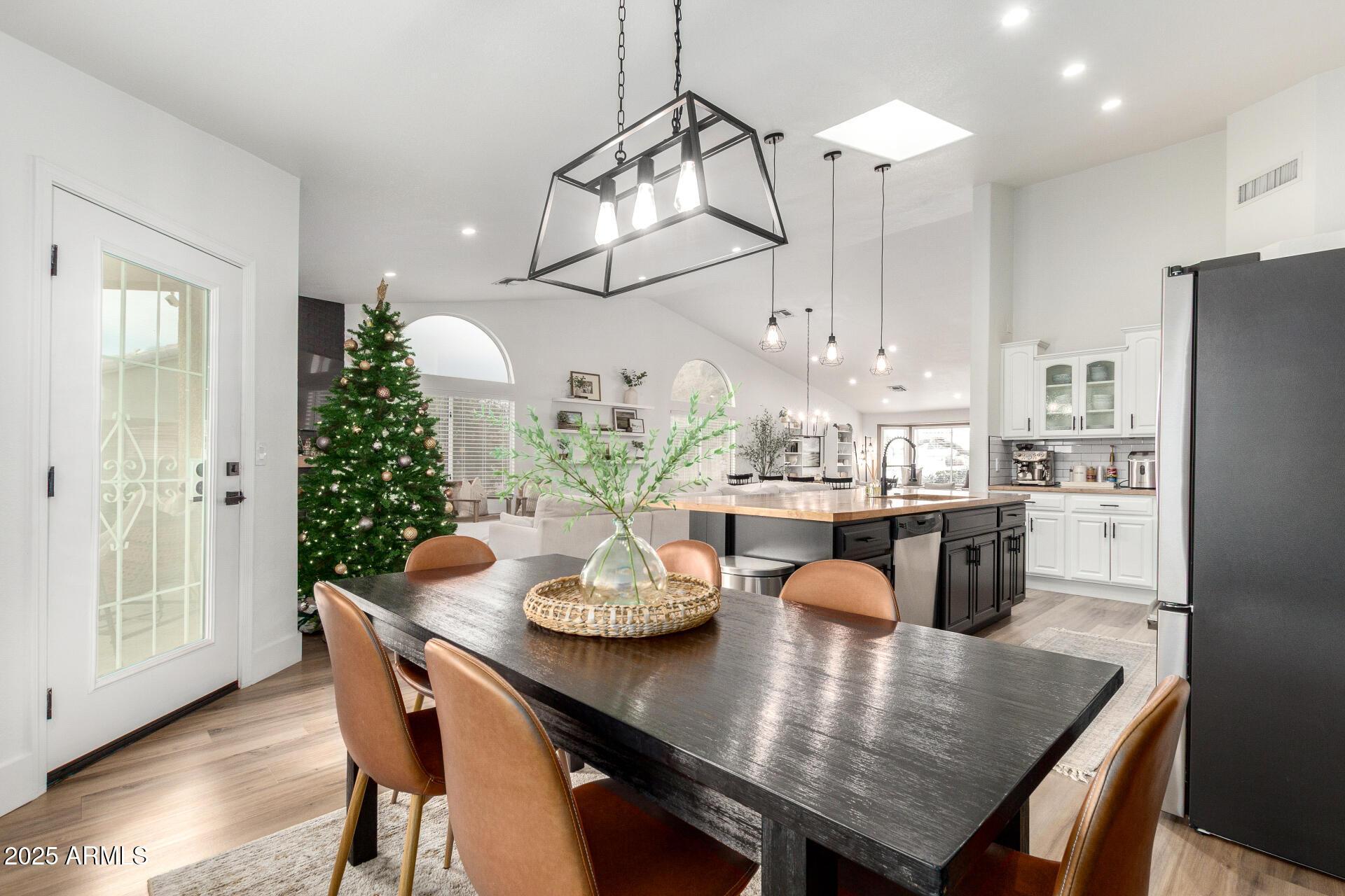 Peoria, Arizona, 85382, United States, 3 Bedrooms Bedrooms, ,2 BathroomsBathrooms,Residential,For Sale,2006297