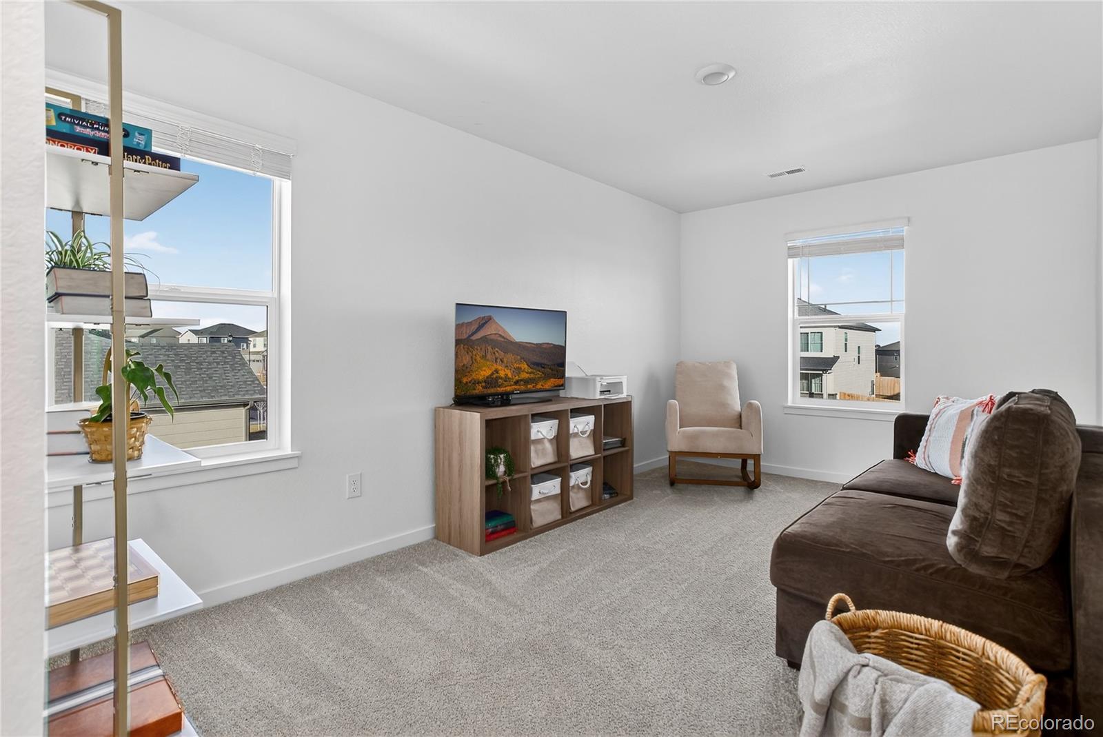 Thornton, Colorado, 80602, United States, 5 Bedrooms Bedrooms, ,3 BathroomsBathrooms,Residential,For Sale,1993257