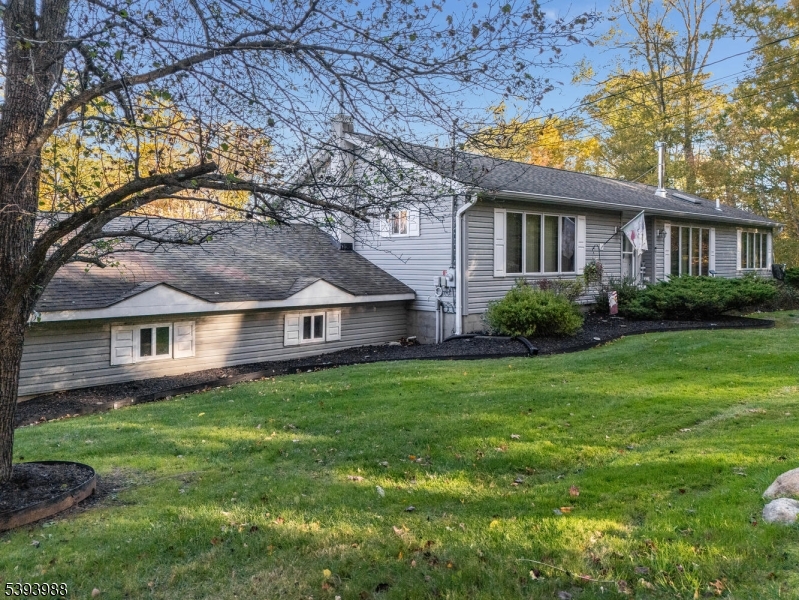 Newton, New Jersey, 07860, United States, 3 Bedrooms Bedrooms, ,3 BathroomsBathrooms,Residential,For Sale,1980842