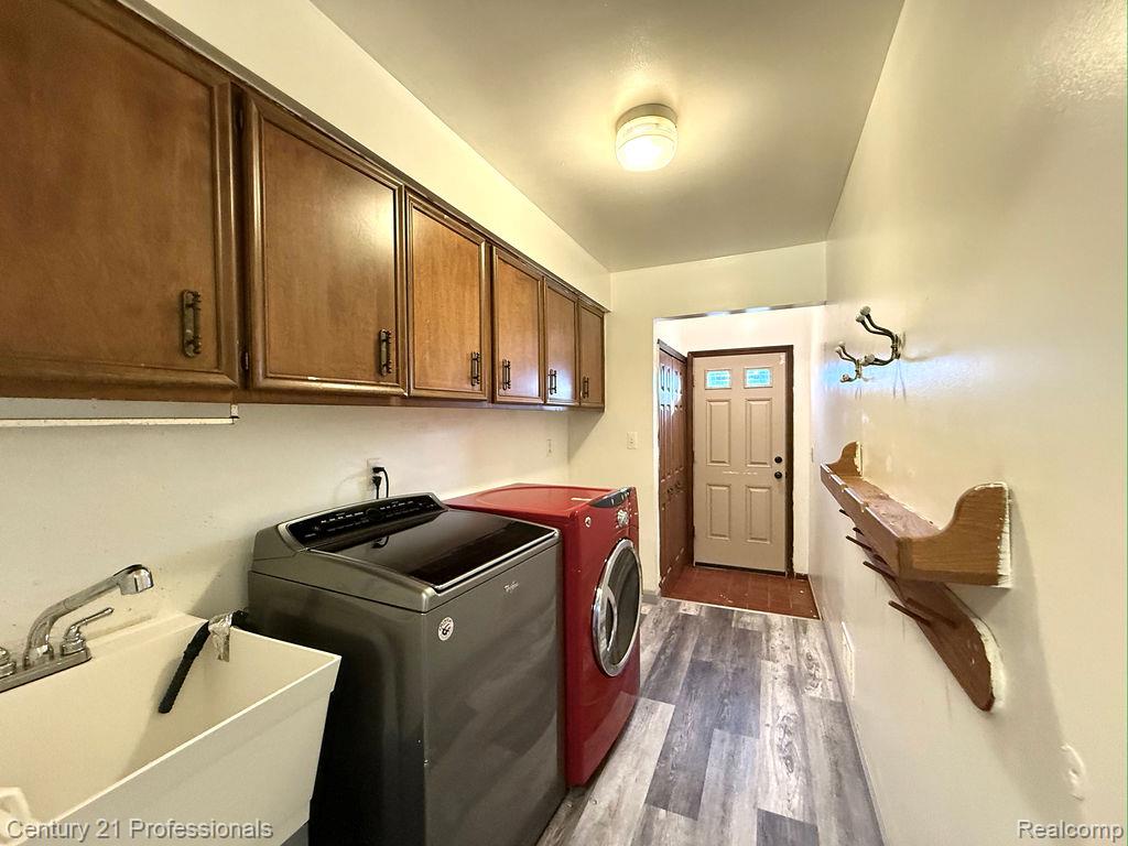 RochesterHills, Michigan, 48309, United States, 4 Bedrooms Bedrooms, ,3 BathroomsBathrooms,Residential,For Sale,1976232