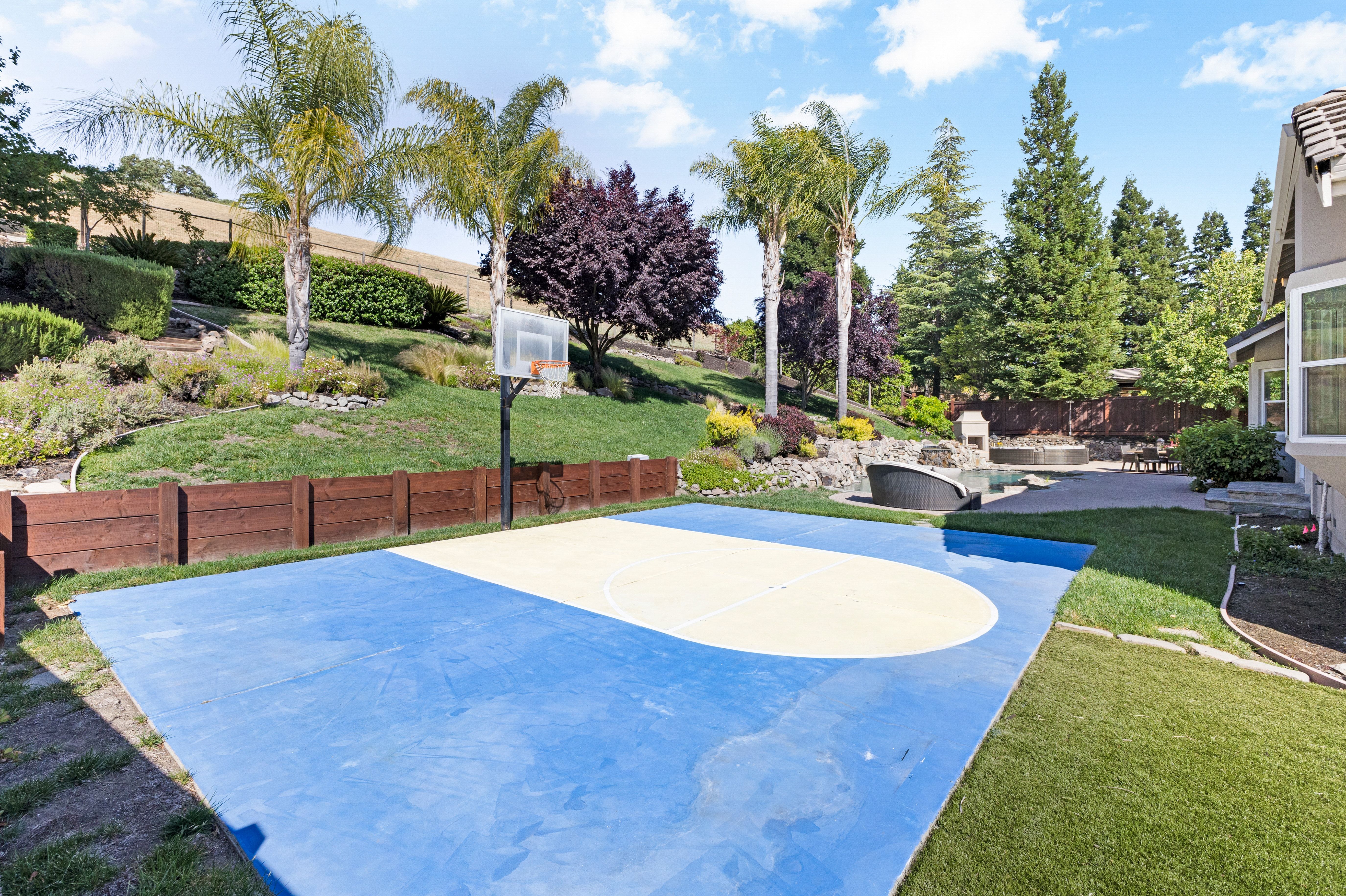  Exceptional Northridge Estates Home on Expansive Private Lot - 物件實景