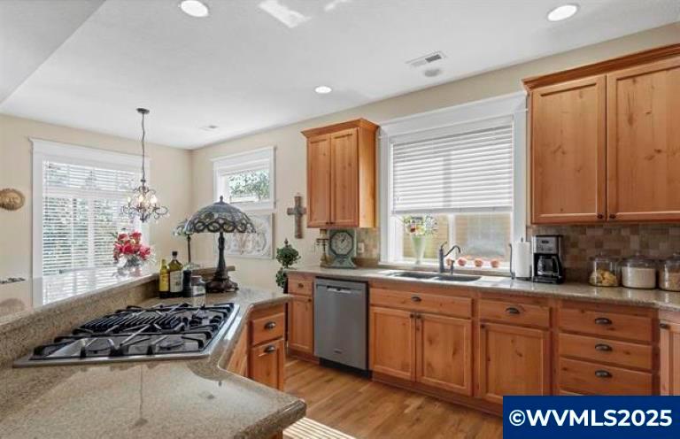 Salem, Oregon, 97306, United States, 4 Bedrooms Bedrooms, ,3 BathroomsBathrooms,Residential,For Sale,1989443