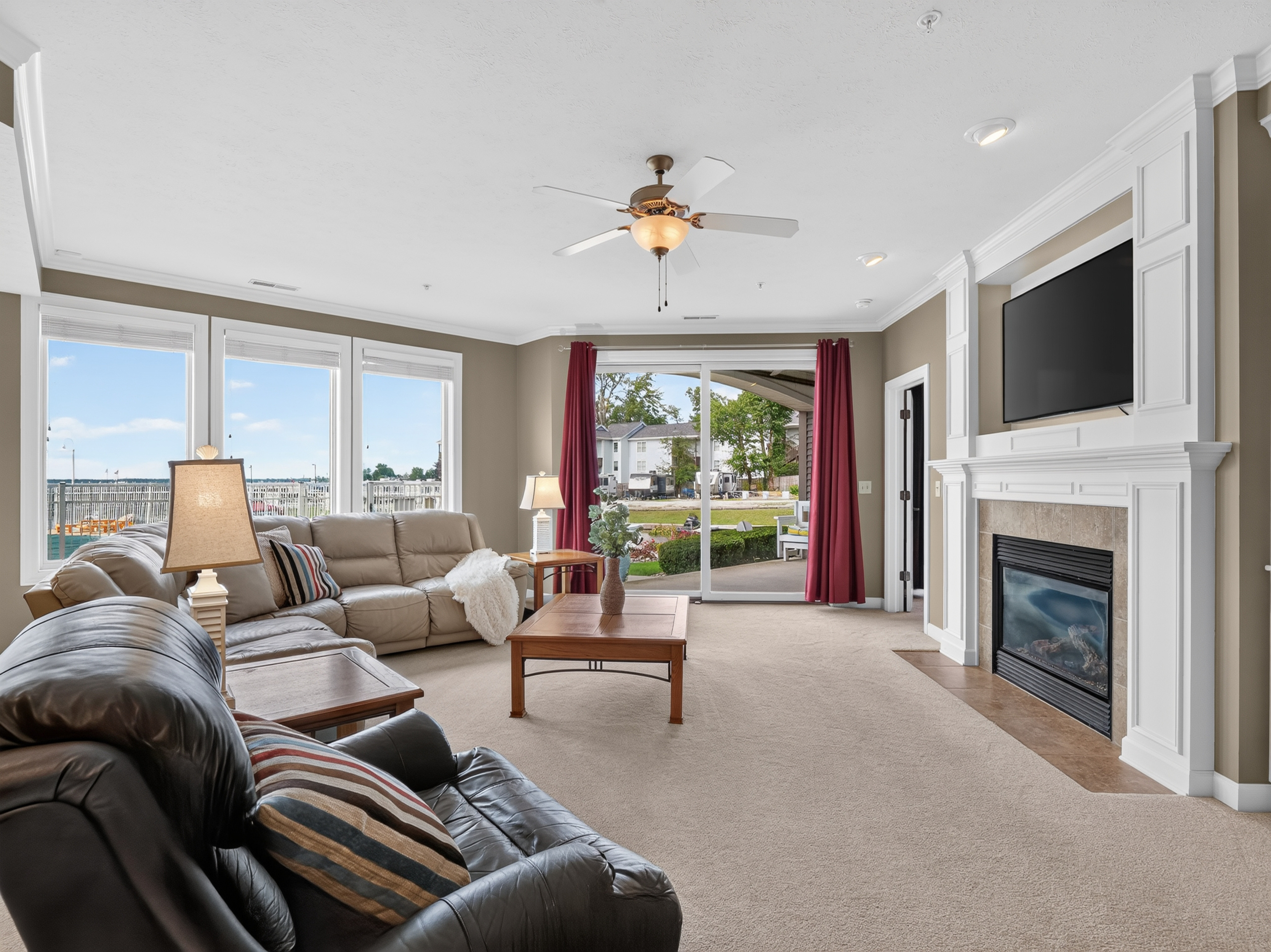  Ground Floor Condo with Sunset Lake Views - 物件實景