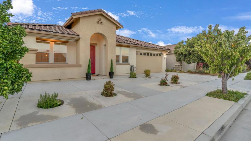 Hollister, California, 95023, United States, 4 Bedrooms Bedrooms, ,2 BathroomsBathrooms,Residential,For Sale,1976476