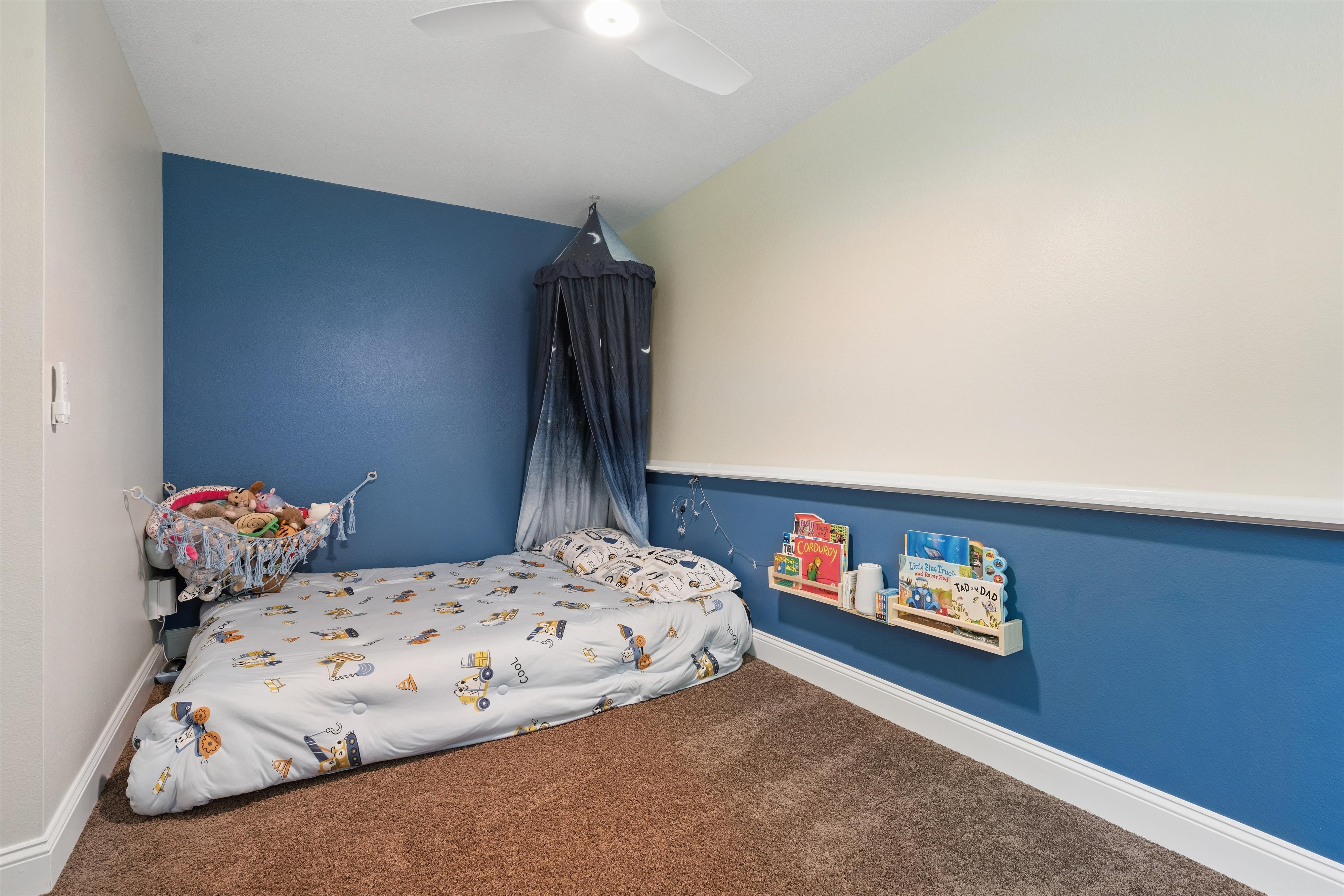  Beautifully updated home-Renovated from top to bottom with exceptional attention - 物件實景