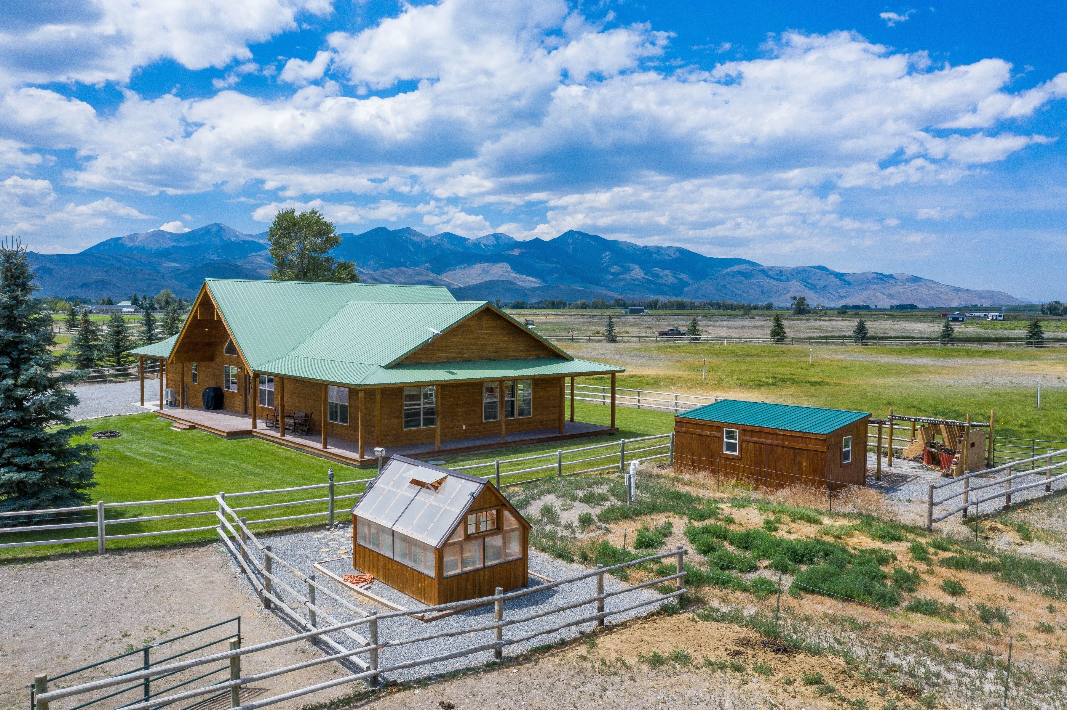  Equestrian Estate at the Base of Mt. Borah - 物件實景