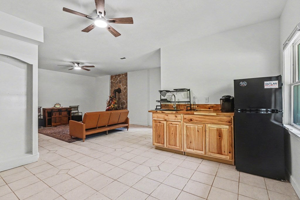 Ellijay, Georgia, 30540, United States, 3 Bedrooms Bedrooms, ,4 BathroomsBathrooms,Residential,For Sale,2044950