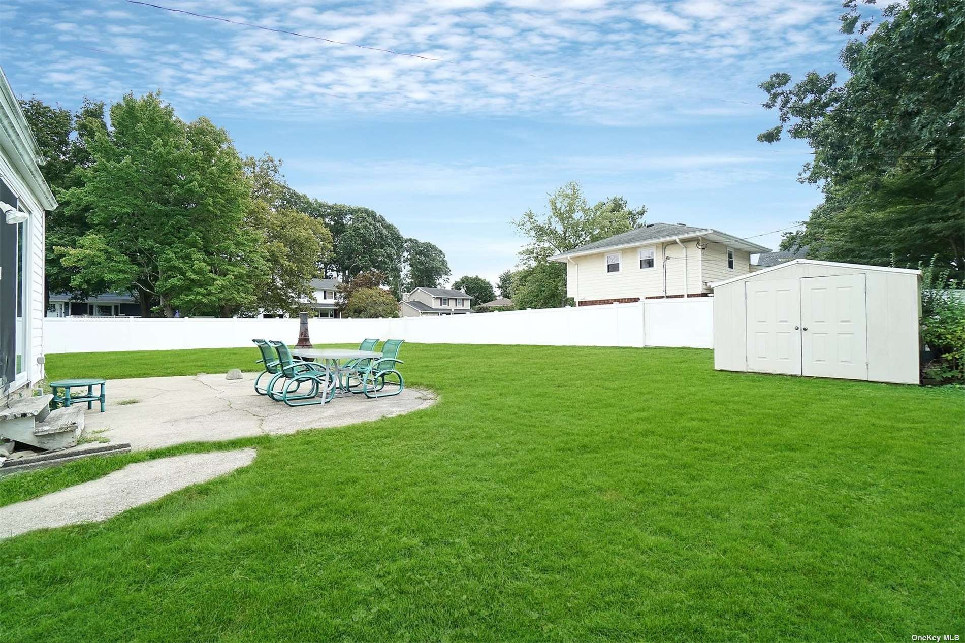18 Cayuga Place, Commack, New York, 11725, United States, 3 Bedrooms Bedrooms, ,2 BathroomsBathrooms,Residential,For Sale,18 Cayuga Place,1435413