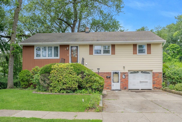Bloomingdale, New Jersey, 07403, United States, 4 Bedrooms Bedrooms, ,2 BathroomsBathrooms,Residential,For Sale,1887038