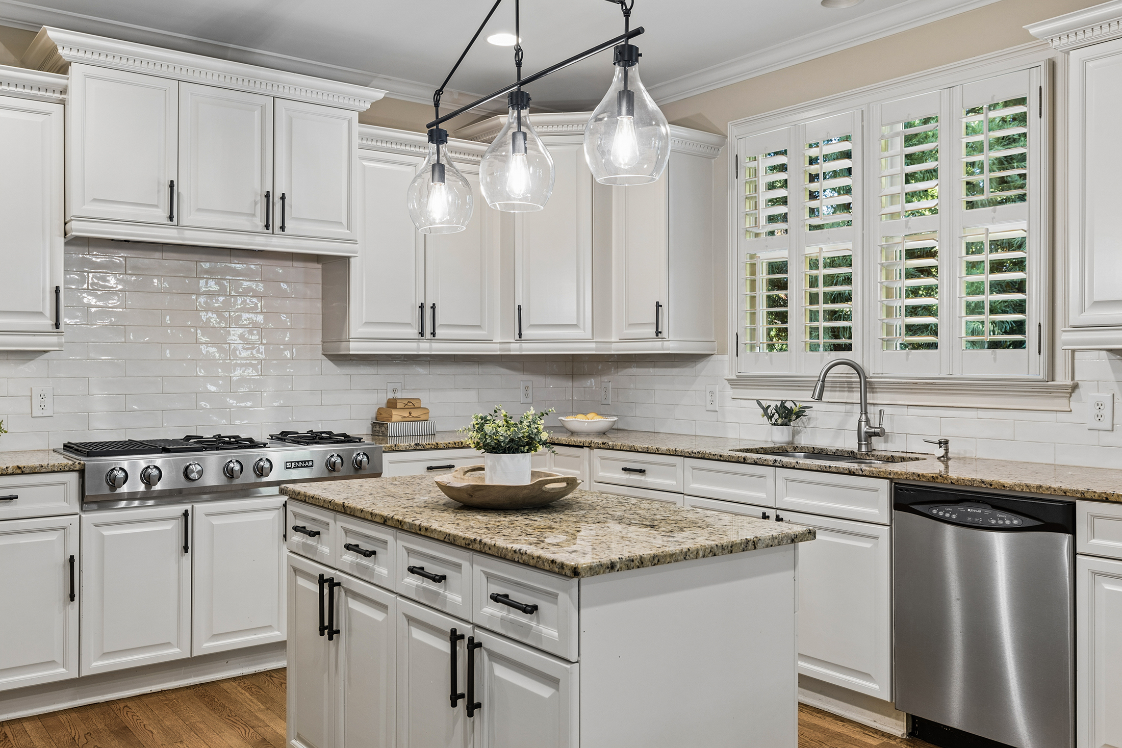  Ideally Located Within One Mile of Roswell’s Beloved Historic Canton Street - 物件實景