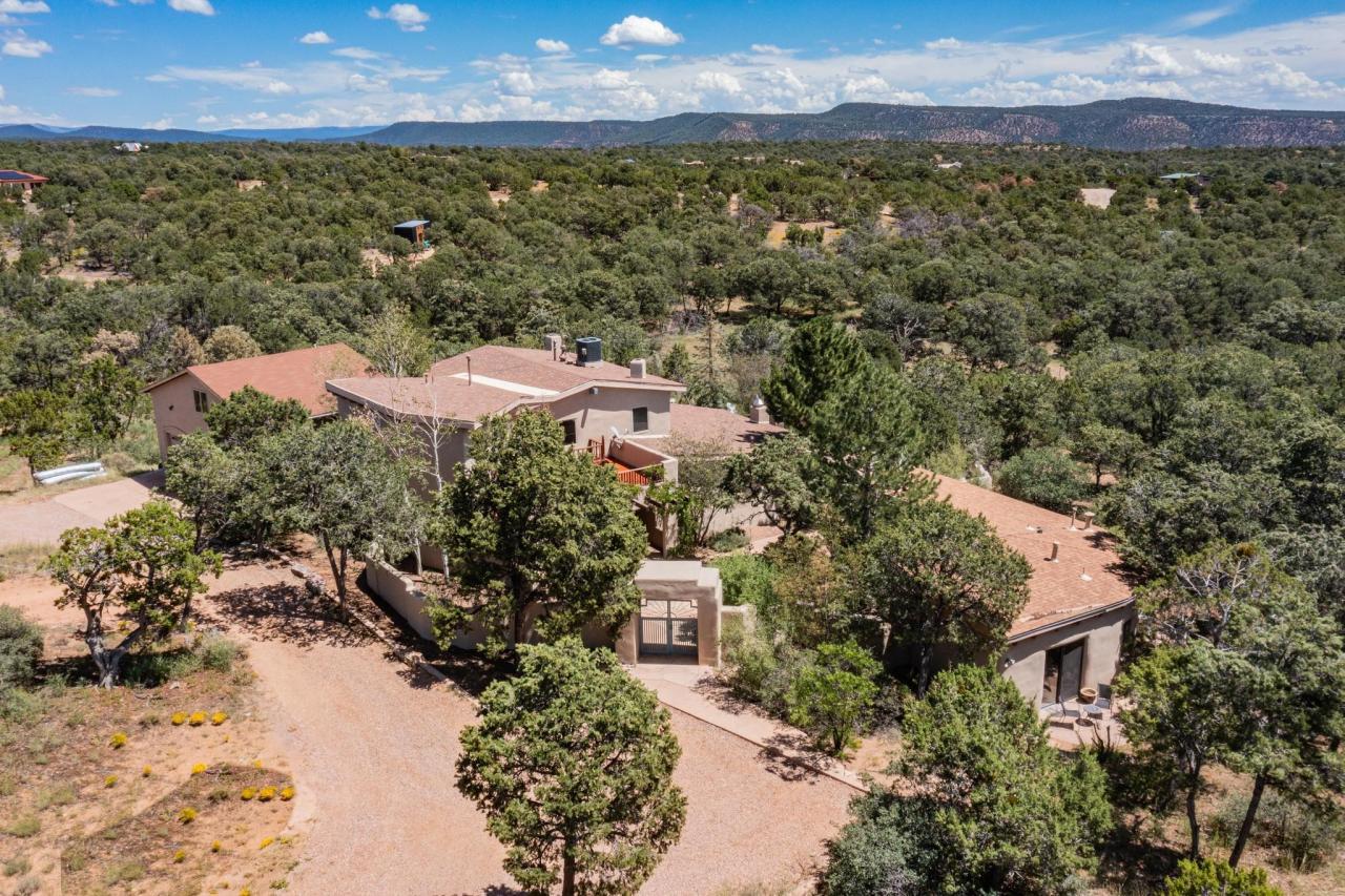 30 Apache Creek, Santa Fe, New Mexico, 87505, United States, 5 Bedrooms Bedrooms, ,4 BathroomsBathrooms,Residential,For Sale,30 Apache Creek,1591905