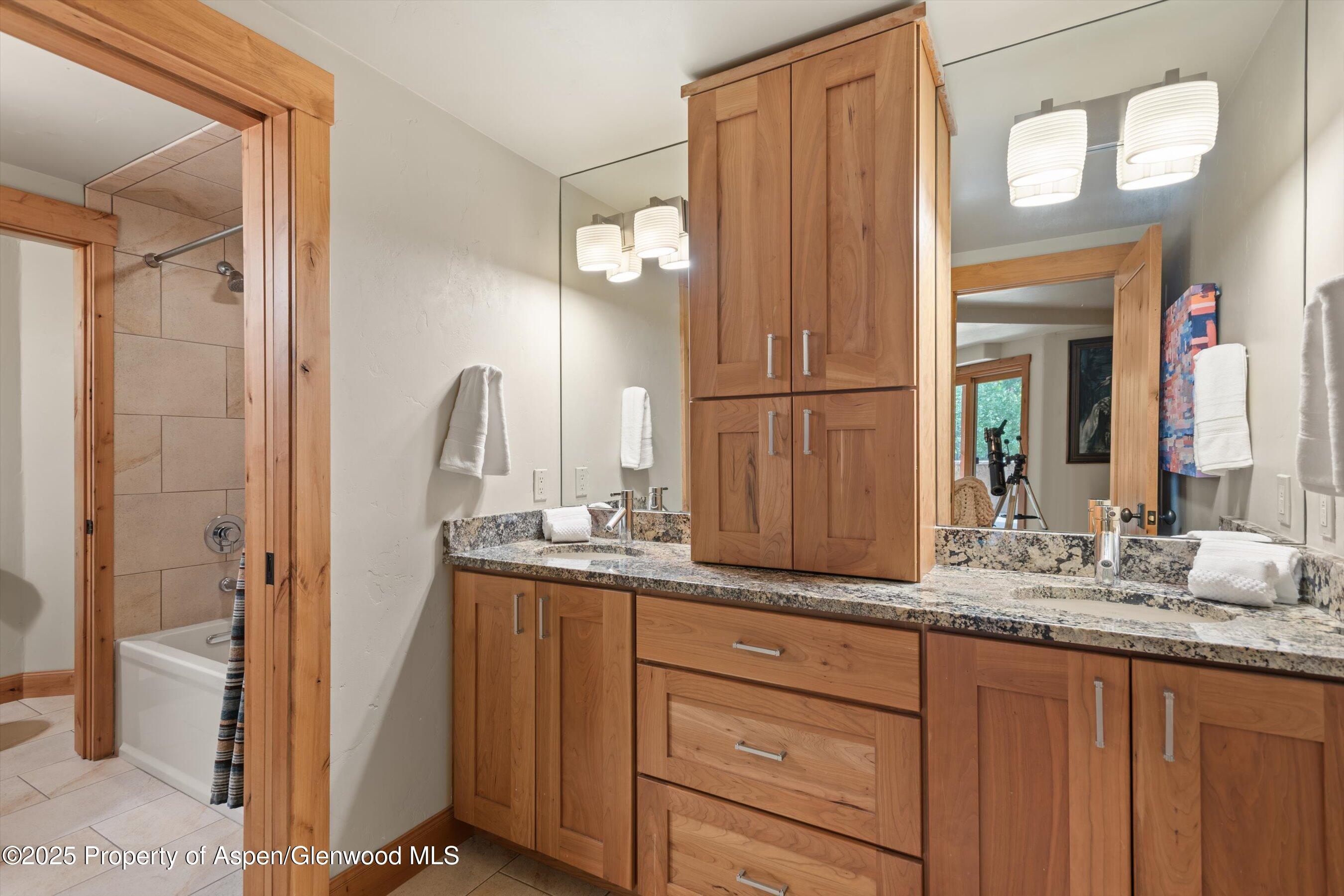 Snowmass Village, Colorado, 81615, United States, 3 Bedrooms Bedrooms, ,3 BathroomsBathrooms,Residential,For Sale,1874657