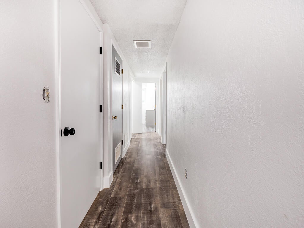 Klamath Falls, Oregon, 97601, United States, 3 Bedrooms Bedrooms, ,3 BathroomsBathrooms,Residential,For Sale,1859648