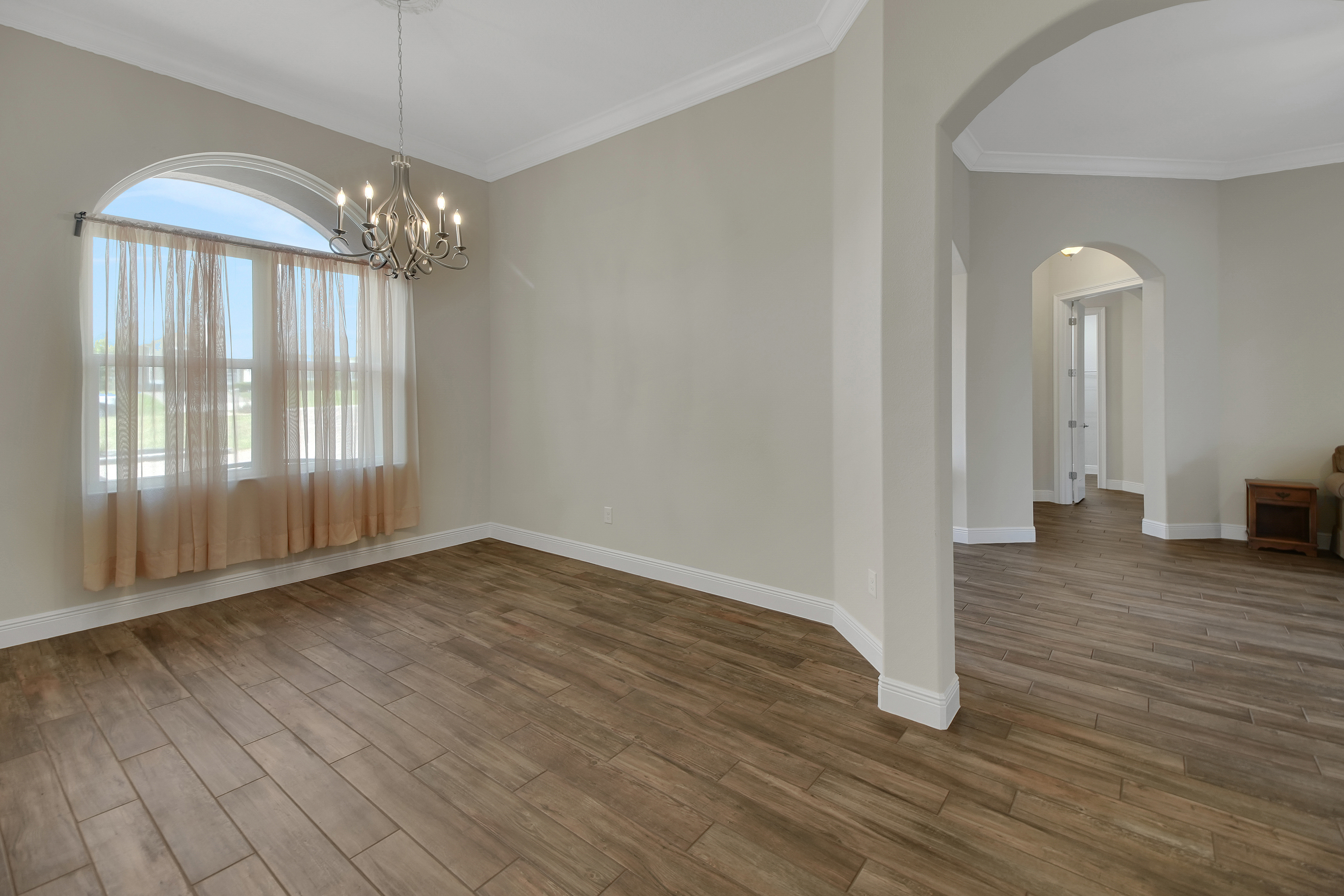 Lady Lake, Florida, 32159, United States, 4 Bedrooms Bedrooms, ,3 BathroomsBathrooms,Residential,For Sale,2001530