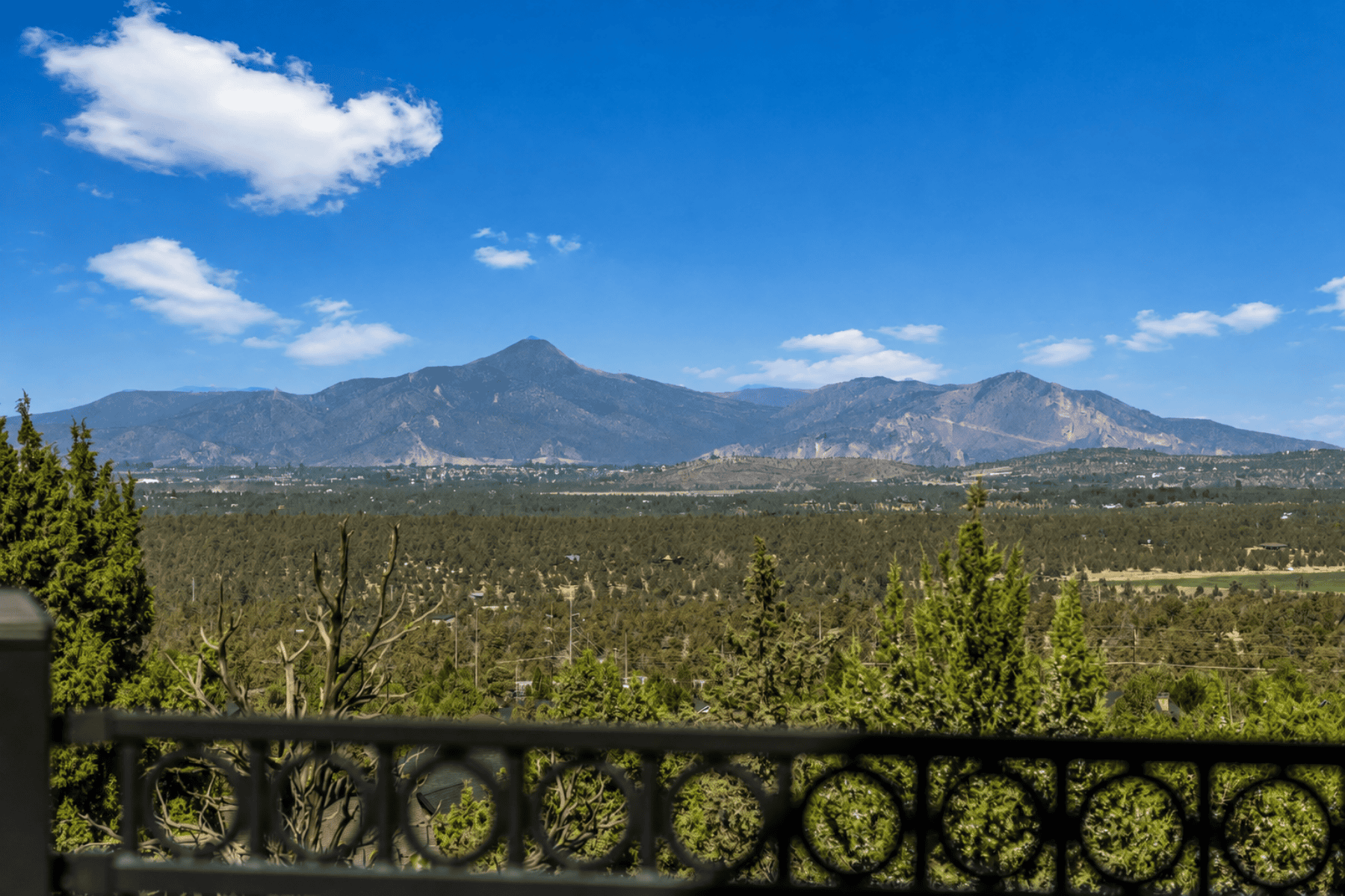  10504 Bitterbrush Court Redmond, OR 97756 - 物件實景