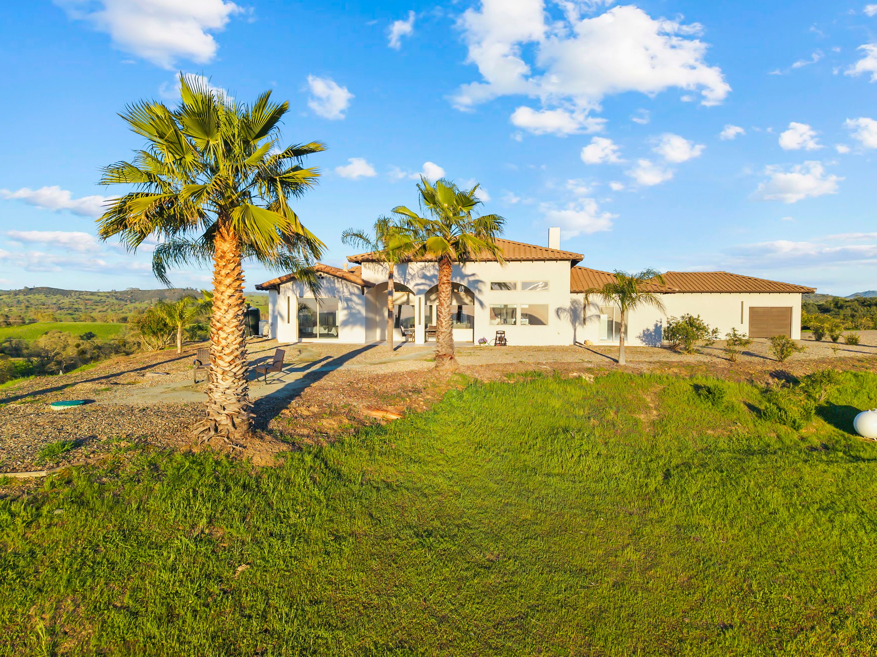  40 Acres - Big Views - Renovated Home - 物件實景