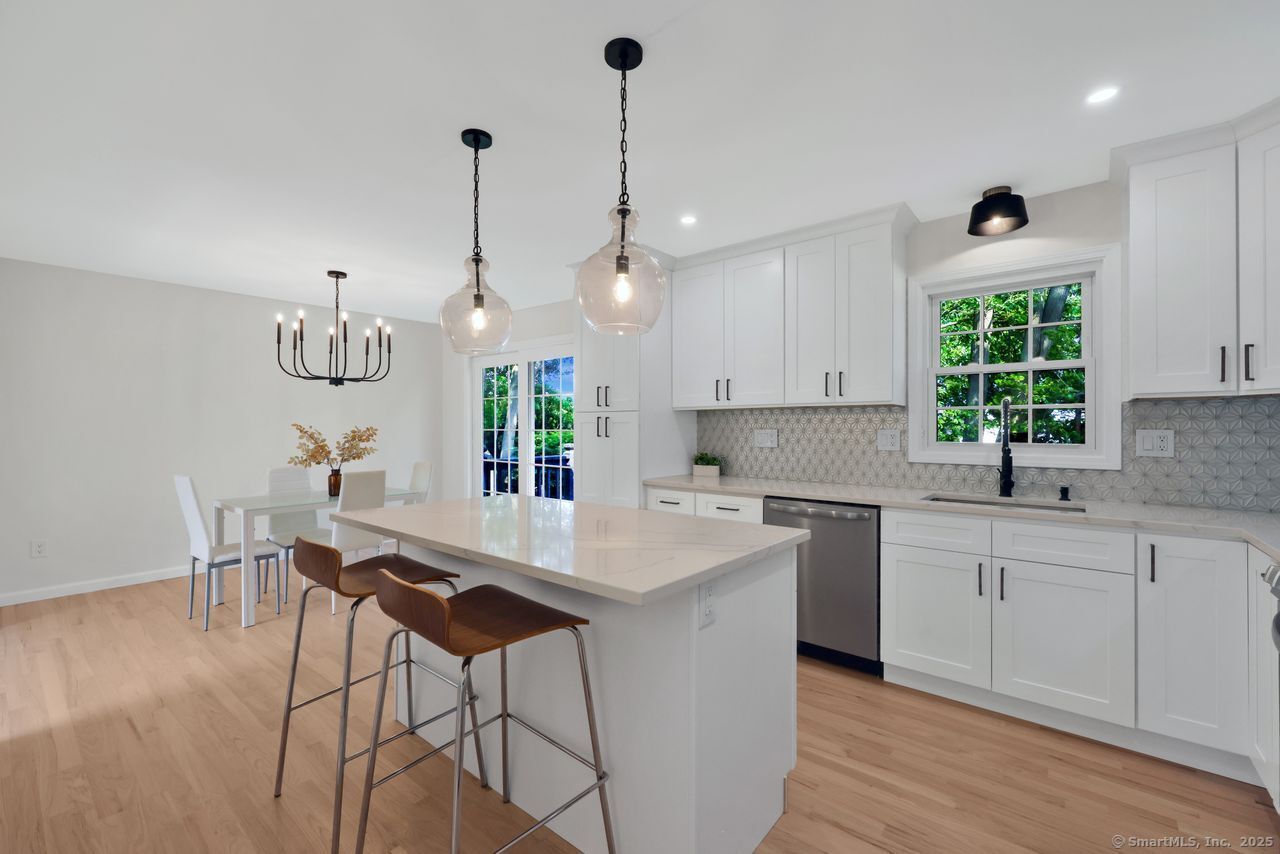 Milford, Connecticut, 06460, United States, 4 Bedrooms Bedrooms, ,3 BathroomsBathrooms,Residential,For Sale,1906885