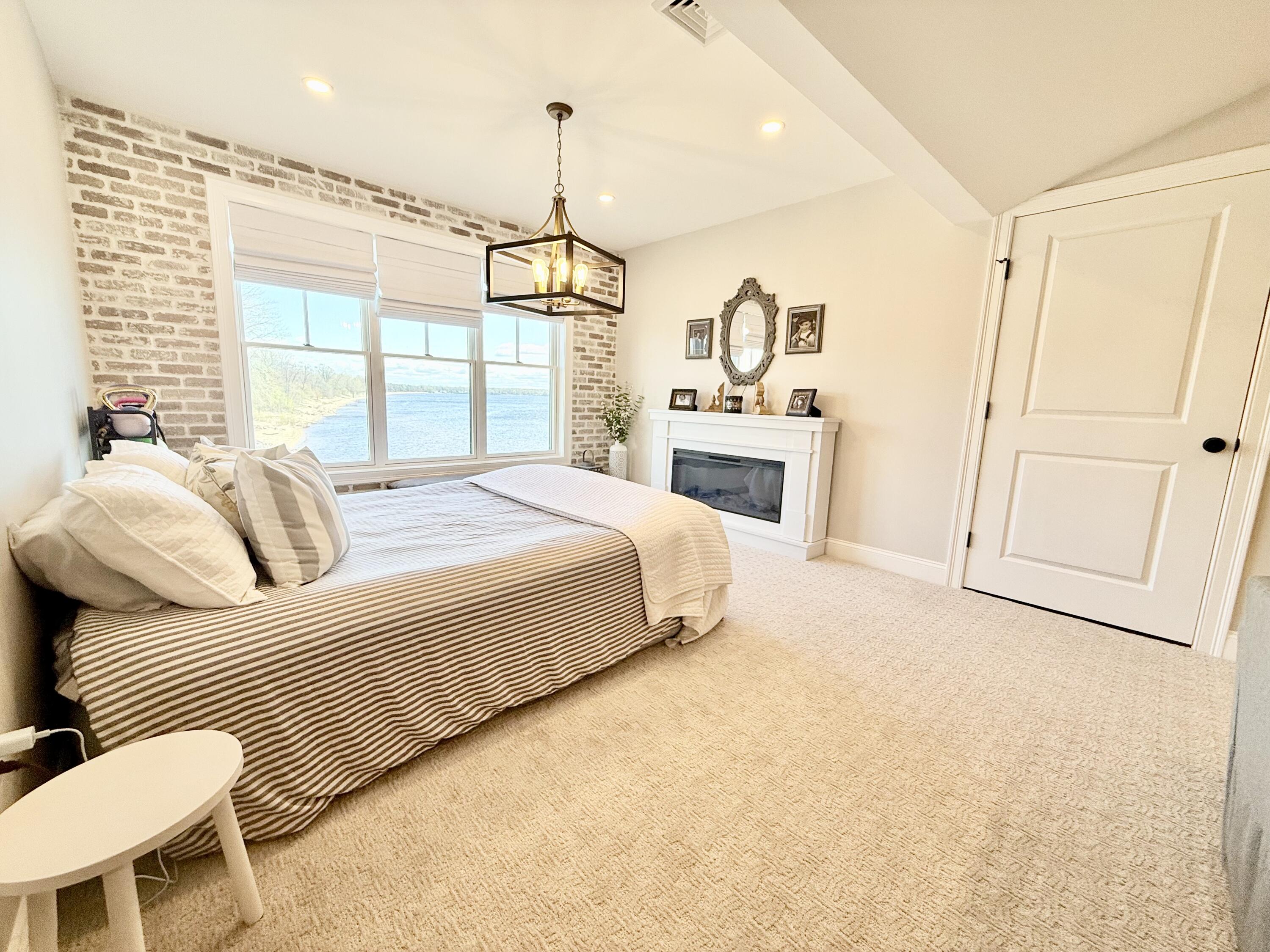 Plattsburgh, New York, 12901, United States, 2 Bedrooms Bedrooms, ,4 BathroomsBathrooms,Residential,For Sale,2048492