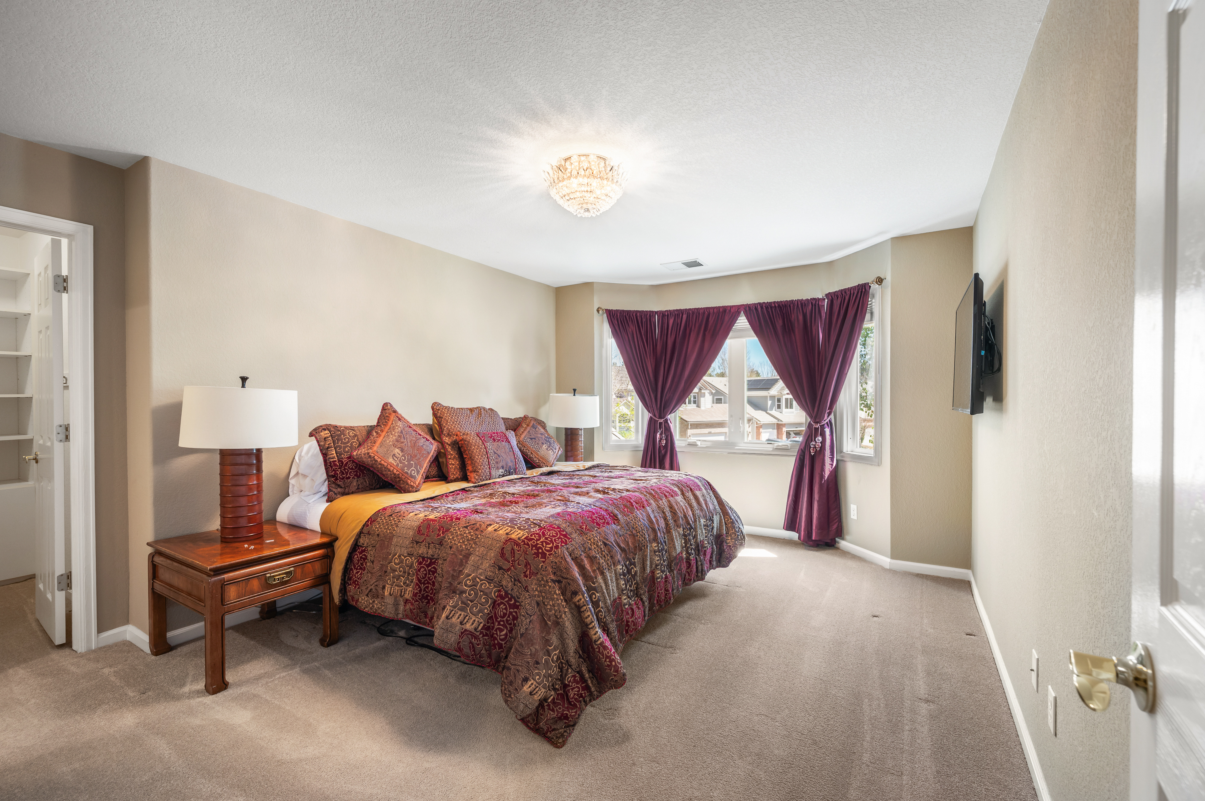  Luxury And Elegance Greet You At Every Turn In This Beautiful Home - 物件實景