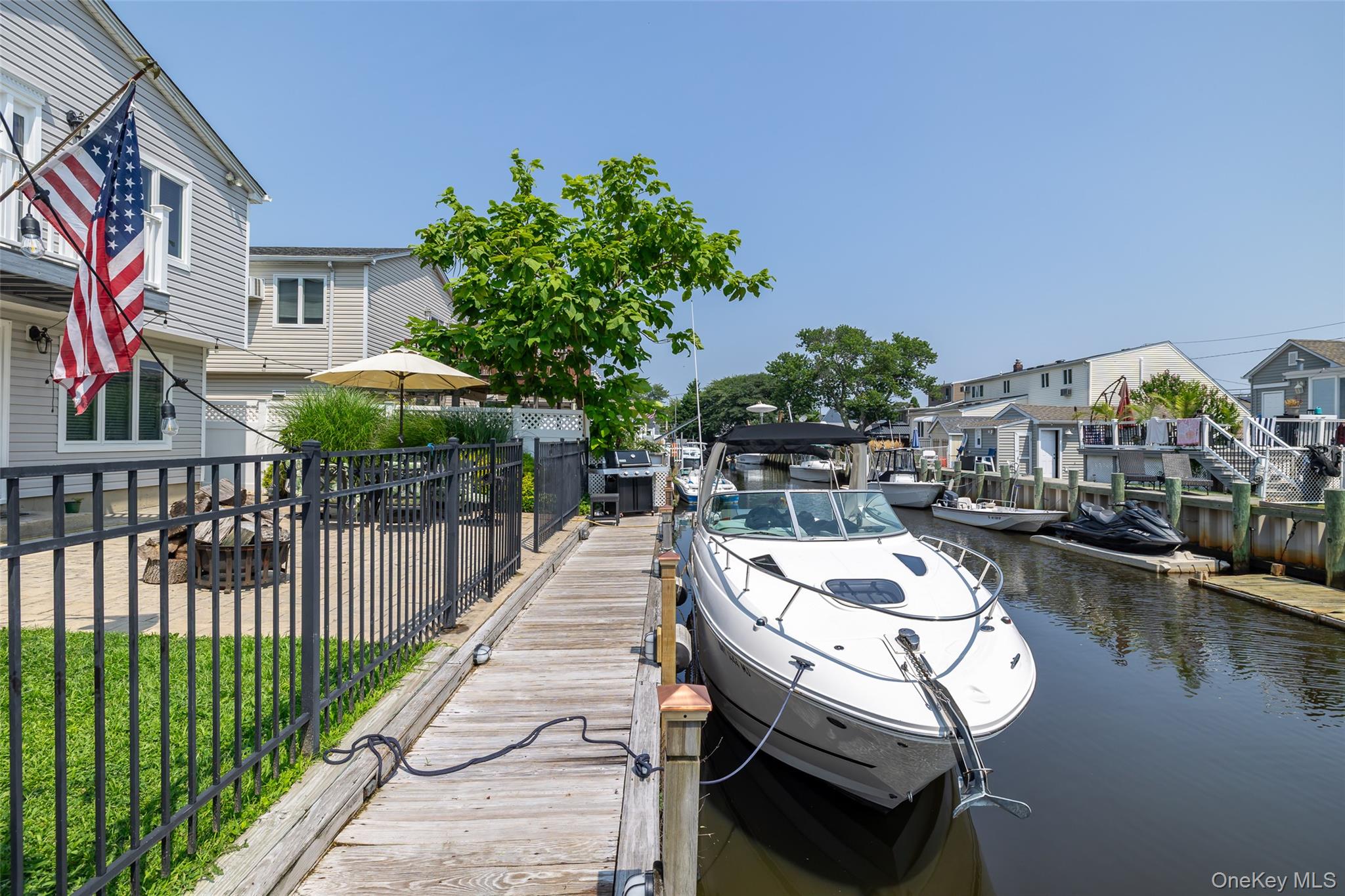 Babylon, New York, 11702, United States, 3 Bedrooms Bedrooms, ,2 BathroomsBathrooms,Residential,For Sale,1930395