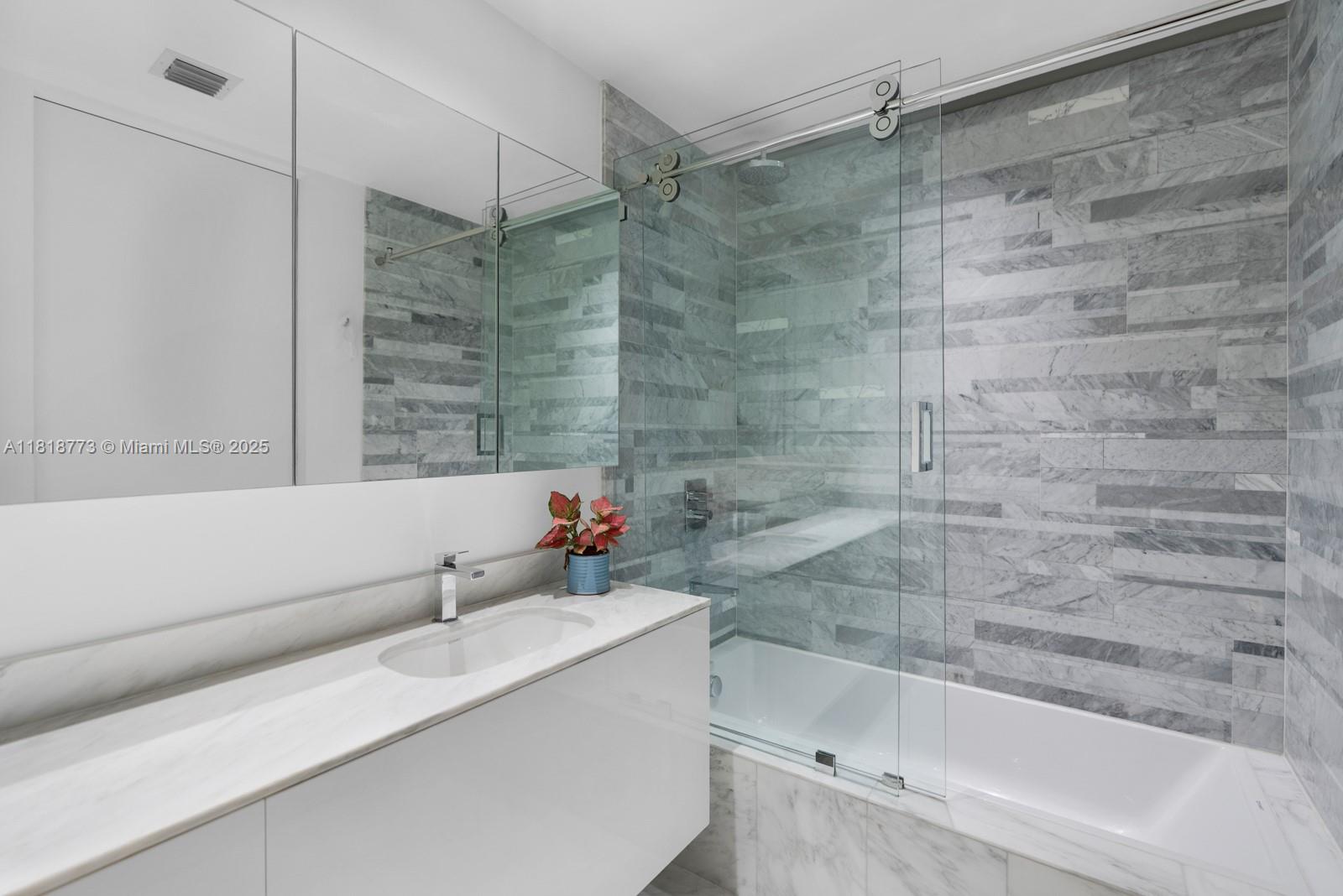 Bal Harbour, Florida, 33154, United States, 4 Bedrooms Bedrooms, ,4 BathroomsBathrooms,Residential,For Sale,1891515