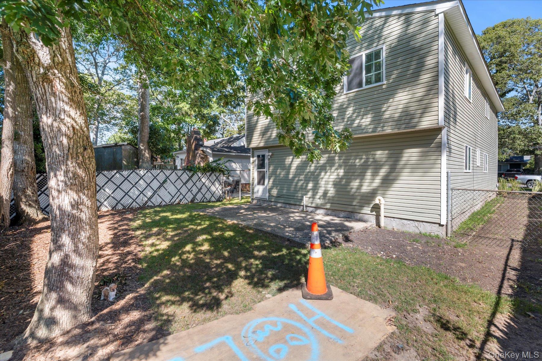 Mastic, New York, 11950, United States, 5 Bedrooms Bedrooms, ,2 BathroomsBathrooms,Residential,For Sale,1902791