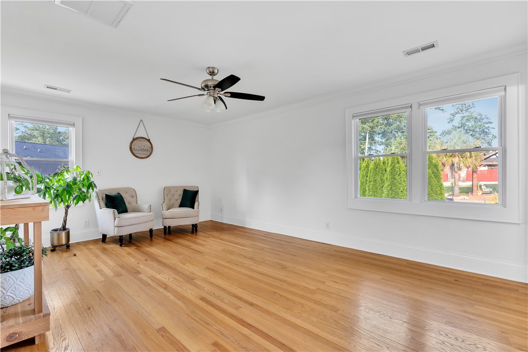 Greenville, South Carolina, 29607, United States, 5 Bedrooms Bedrooms, ,4 BathroomsBathrooms,Residential,For Sale,1947987