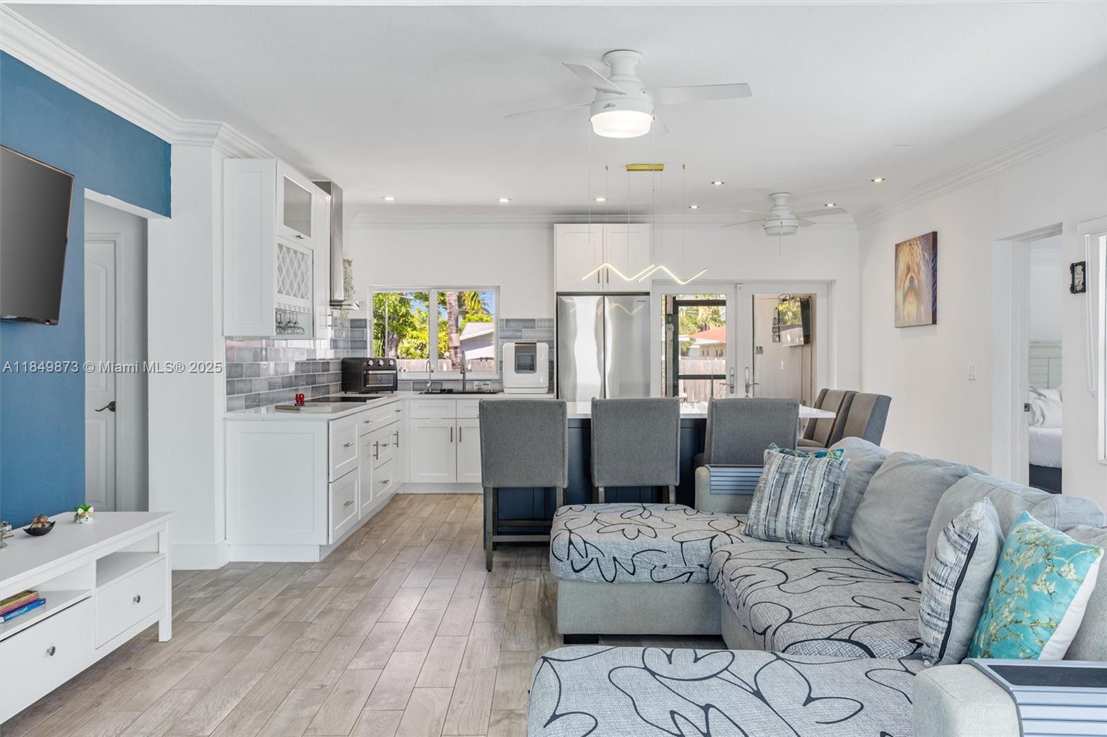 Dania Beach, Florida, 33004, United States, 3 Bedrooms Bedrooms, ,2 BathroomsBathrooms,Residential,For Sale,1947660