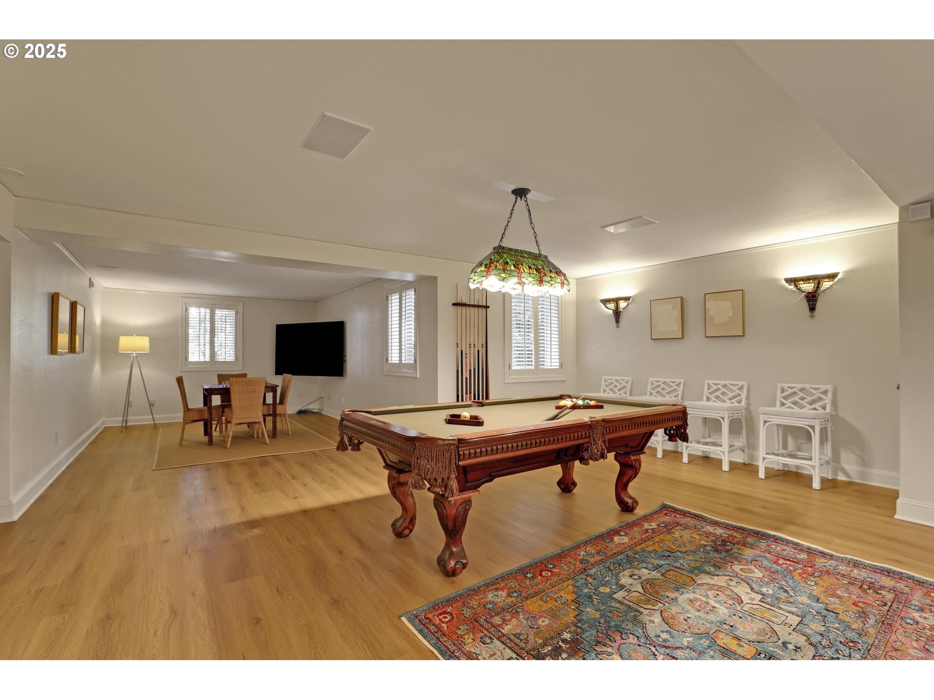 Portland, Oregon, 97205, United States, 4 Bedrooms Bedrooms, ,4 BathroomsBathrooms,Residential,For Sale,1795097