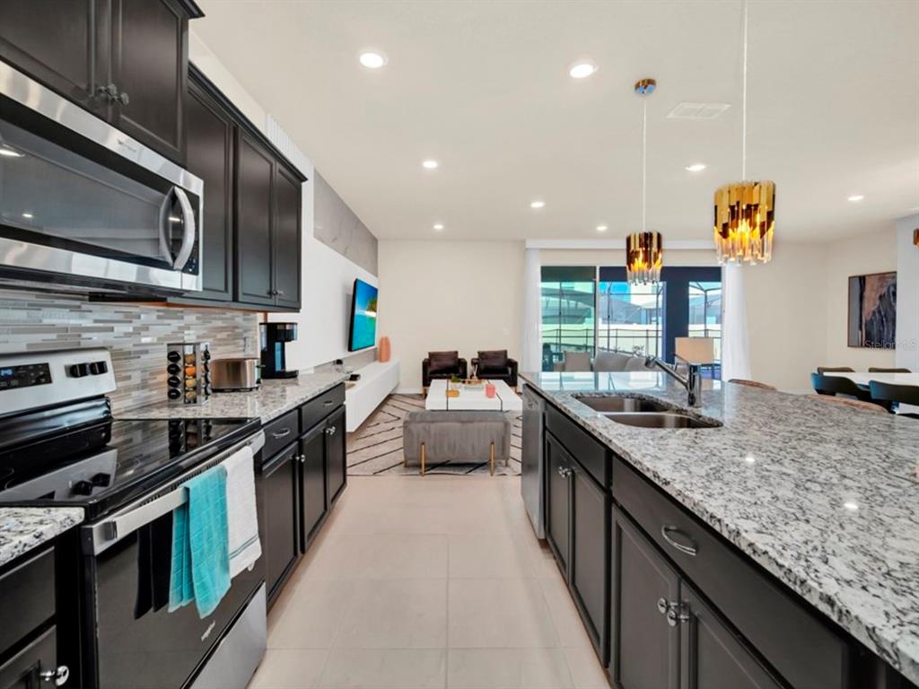 Davenport, Florida, 33897, United States, 10 Bedrooms Bedrooms, ,8 BathroomsBathrooms,Residential,For Sale,1736940