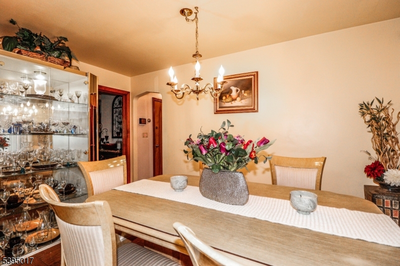 Rahway City, New Jersey, 07065, United States, 4 Bedrooms Bedrooms, ,2 BathroomsBathrooms,Residential,For Sale,1986510