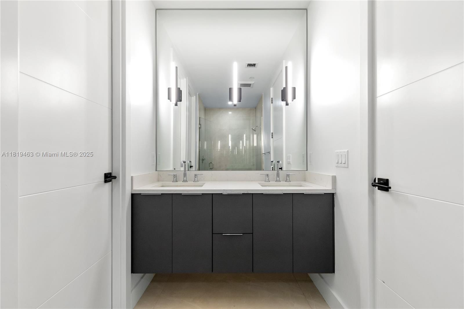 Fort Lauderdale, Florida, 33316, United States, 3 Bedrooms Bedrooms, ,4 BathroomsBathrooms,Residential,For Sale,1976151