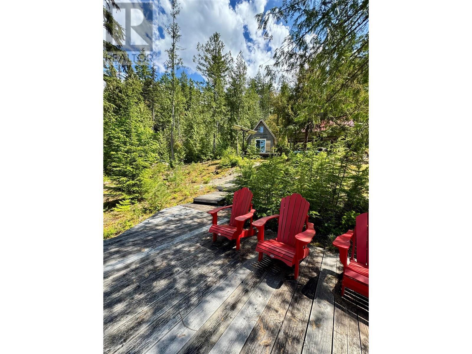 SICAMOUS, British Columbia, V0E 2V0, CA, 3 Bedrooms Bedrooms, ,2 BathroomsBathrooms,Residential,For Sale,1838077