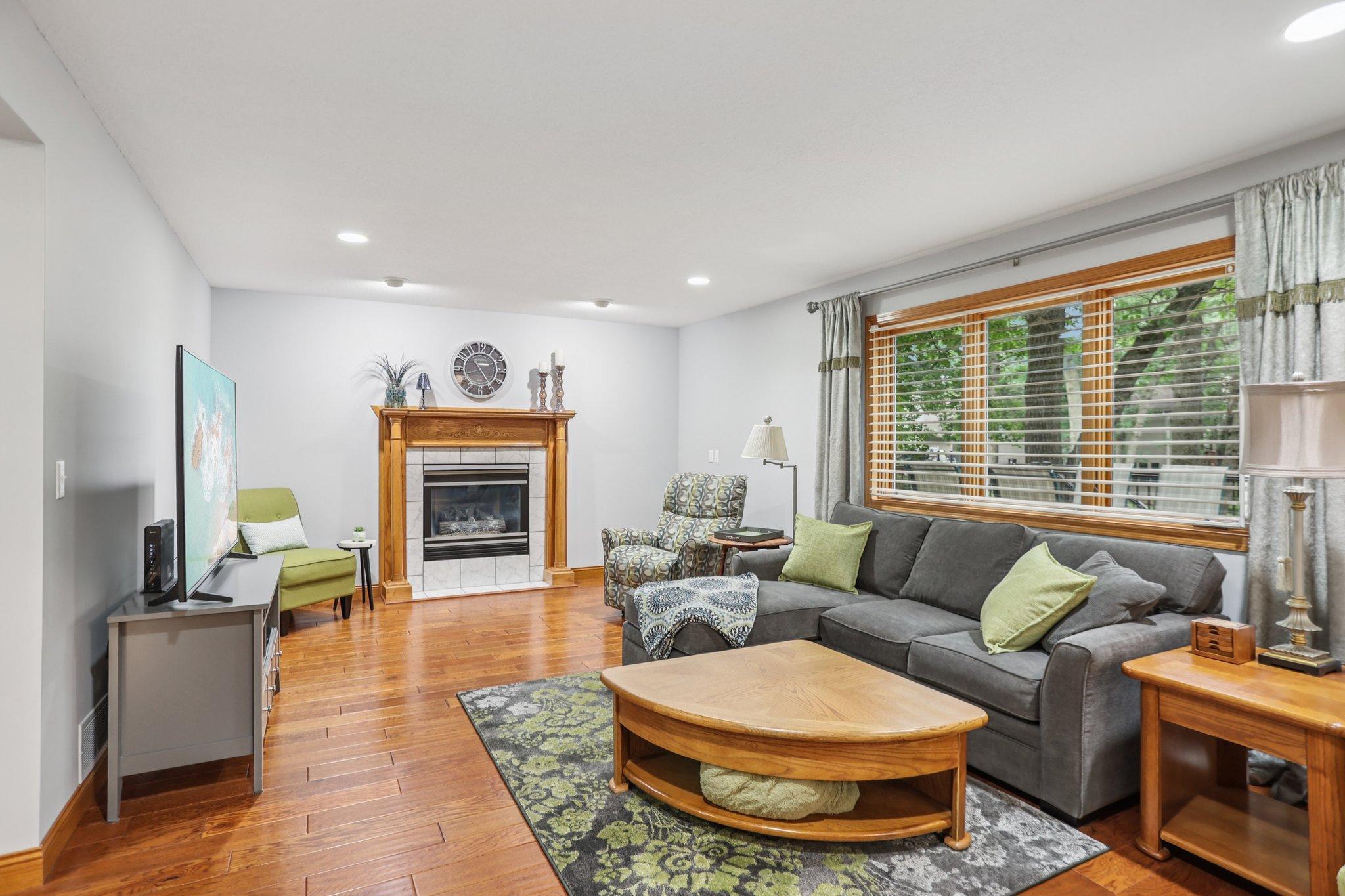 Blaine, Minnesota, 55449, United States, 4 Bedrooms Bedrooms, ,3 BathroomsBathrooms,Residential,For Sale,1940796