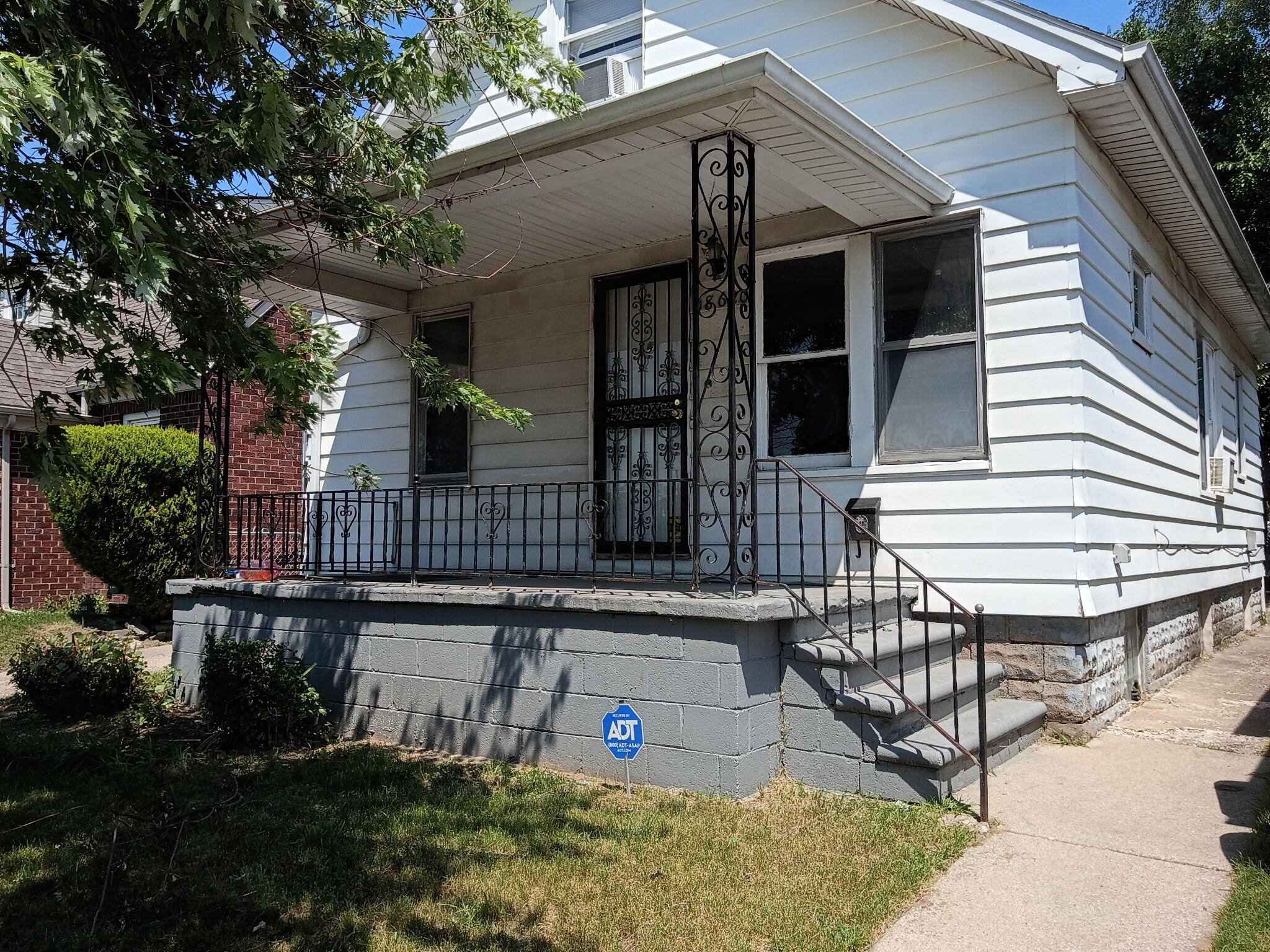 Charest St, Detroit, MI 48234