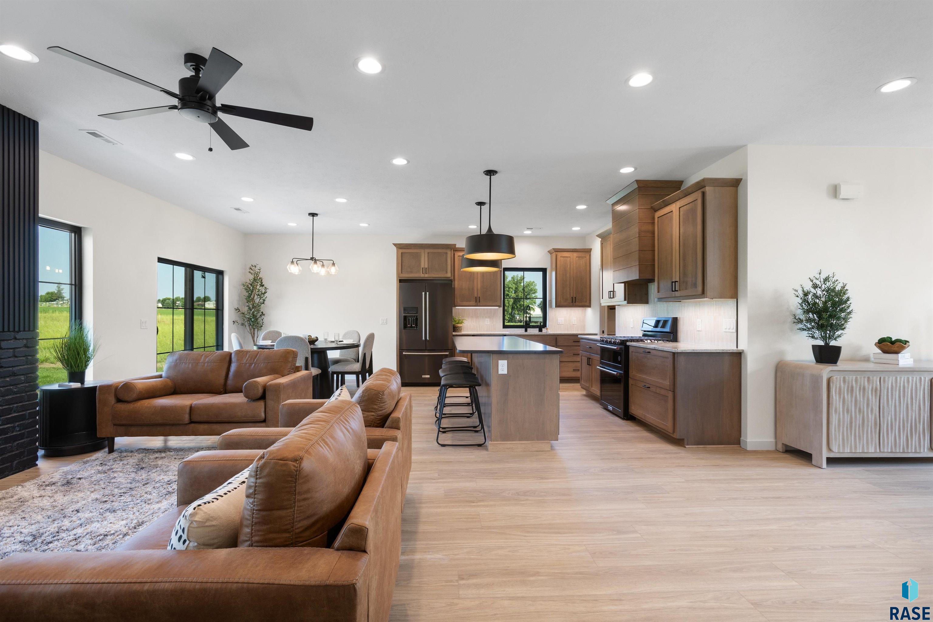 Rock Rapids, Iowa, 51246, United States, 5 Bedrooms Bedrooms, ,3 BathroomsBathrooms,Residential,For Sale,1957836