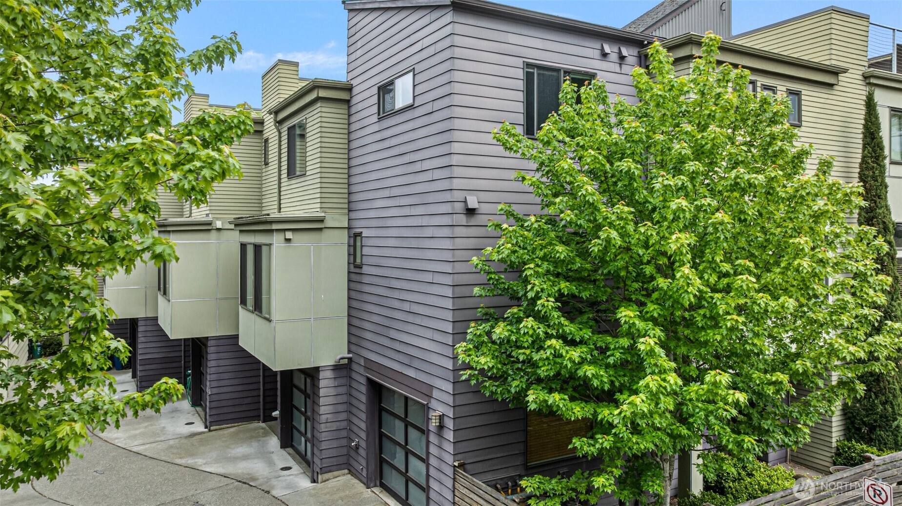 Seattle, Washington, 98109, United States, 3 Bedrooms Bedrooms, ,4 BathroomsBathrooms,Residential,For Sale,1976835