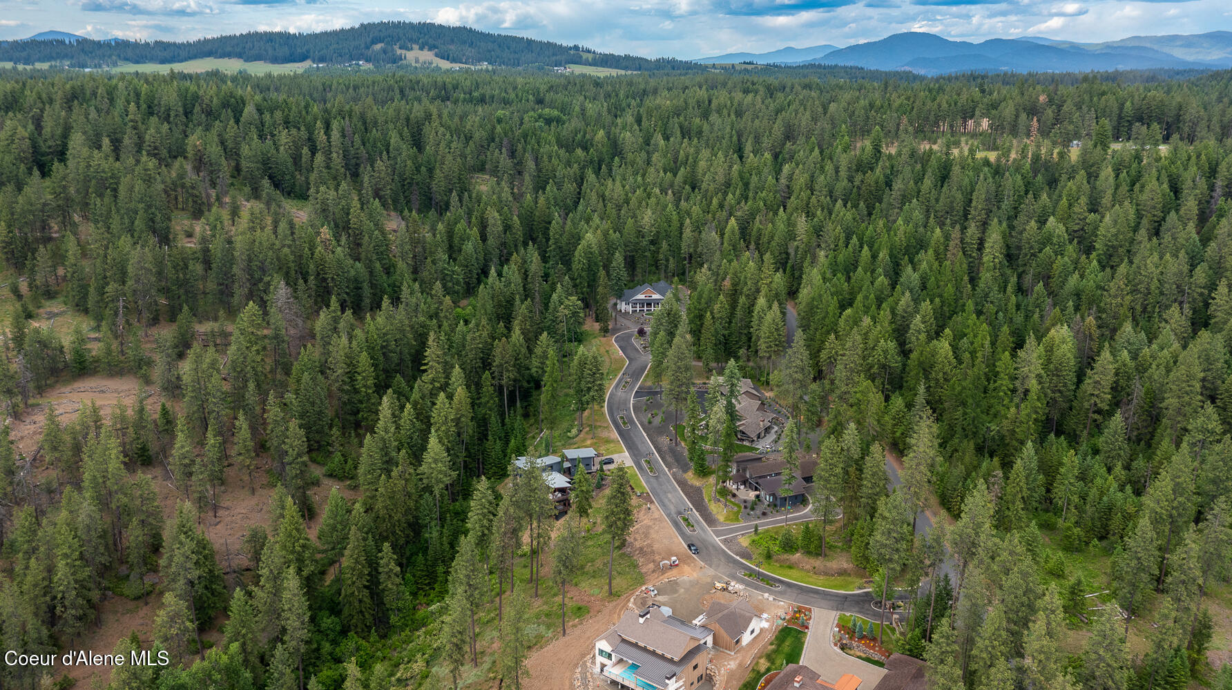 Coeur d'Alene, Idaho, 83814, United States, 4 Bedrooms Bedrooms, ,4 BathroomsBathrooms,Residential,For Sale,1851825