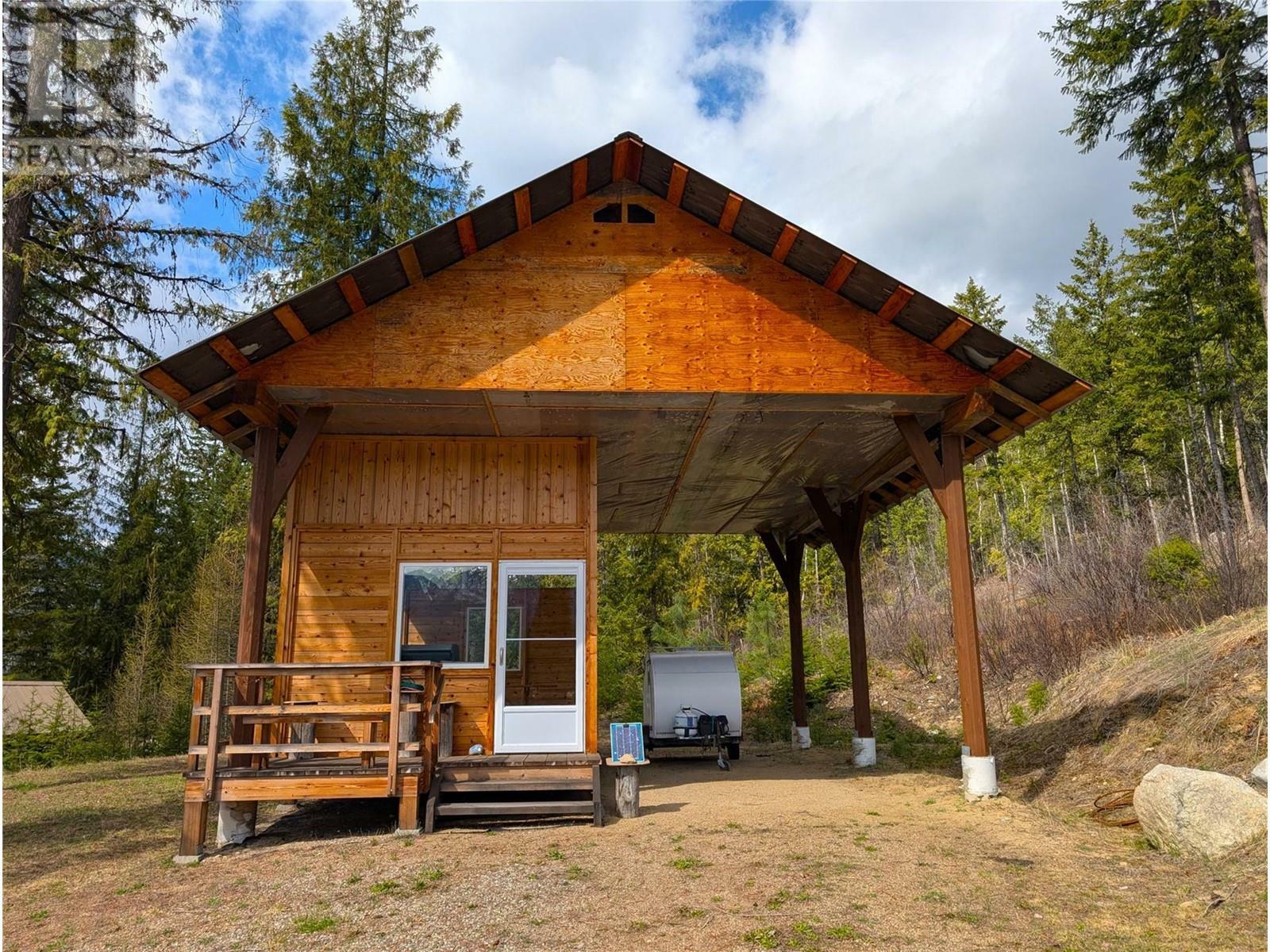 EDGEWOOD, British Columbia, V0G 1J0, CA, ,Residential,For Sale,1837300